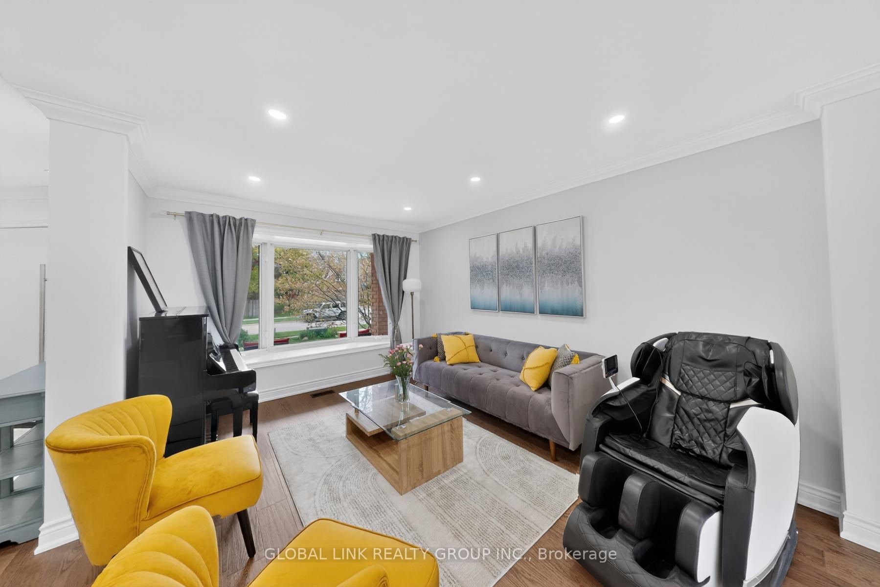 Photo 5 of Upper 2141 Galena Crescent, Oakville, Wedgewood Creek — HOMEH