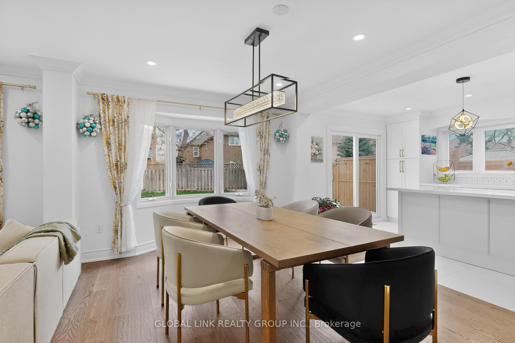 Photo 8 of Upper 2141 Galena Crescent, Oakville, Wedgewood Creek — HOMEH