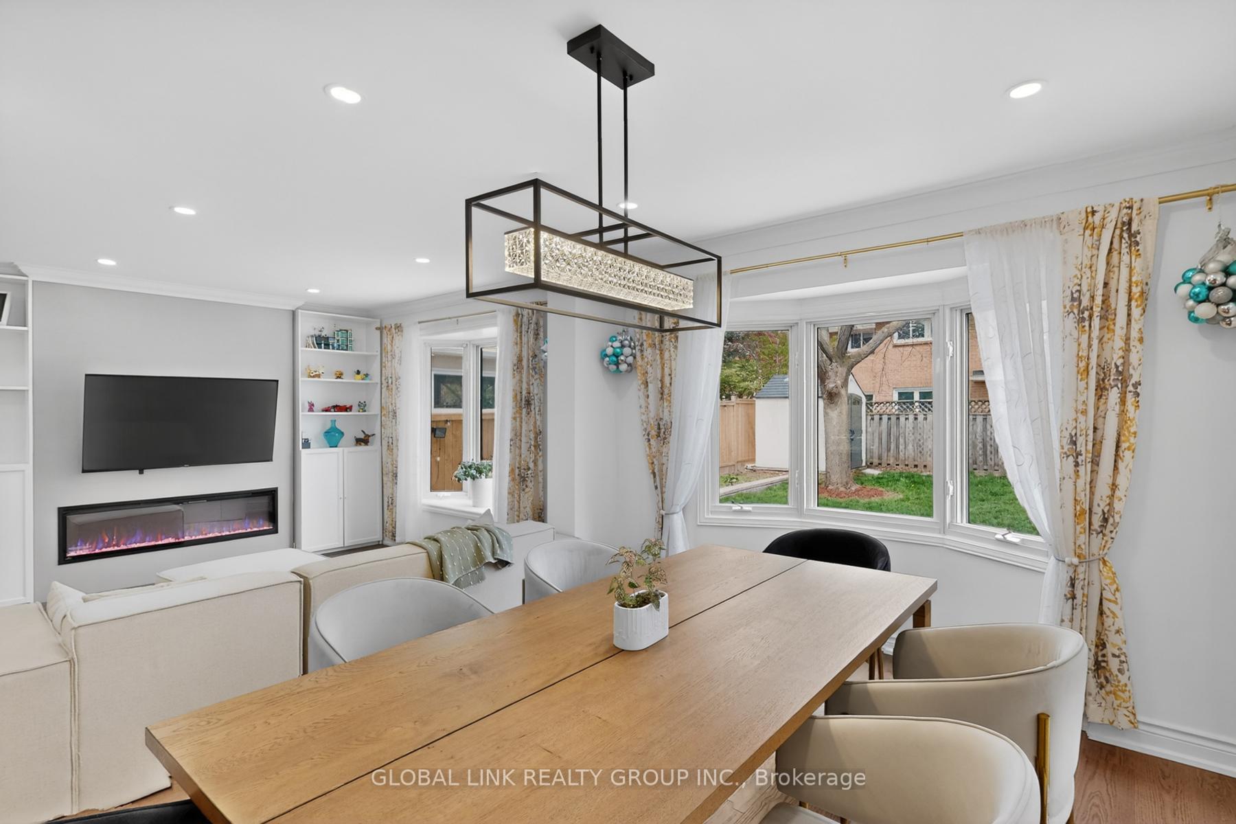 Photo 9 of Upper 2141 Galena Crescent, Oakville, Wedgewood Creek — HOMEH