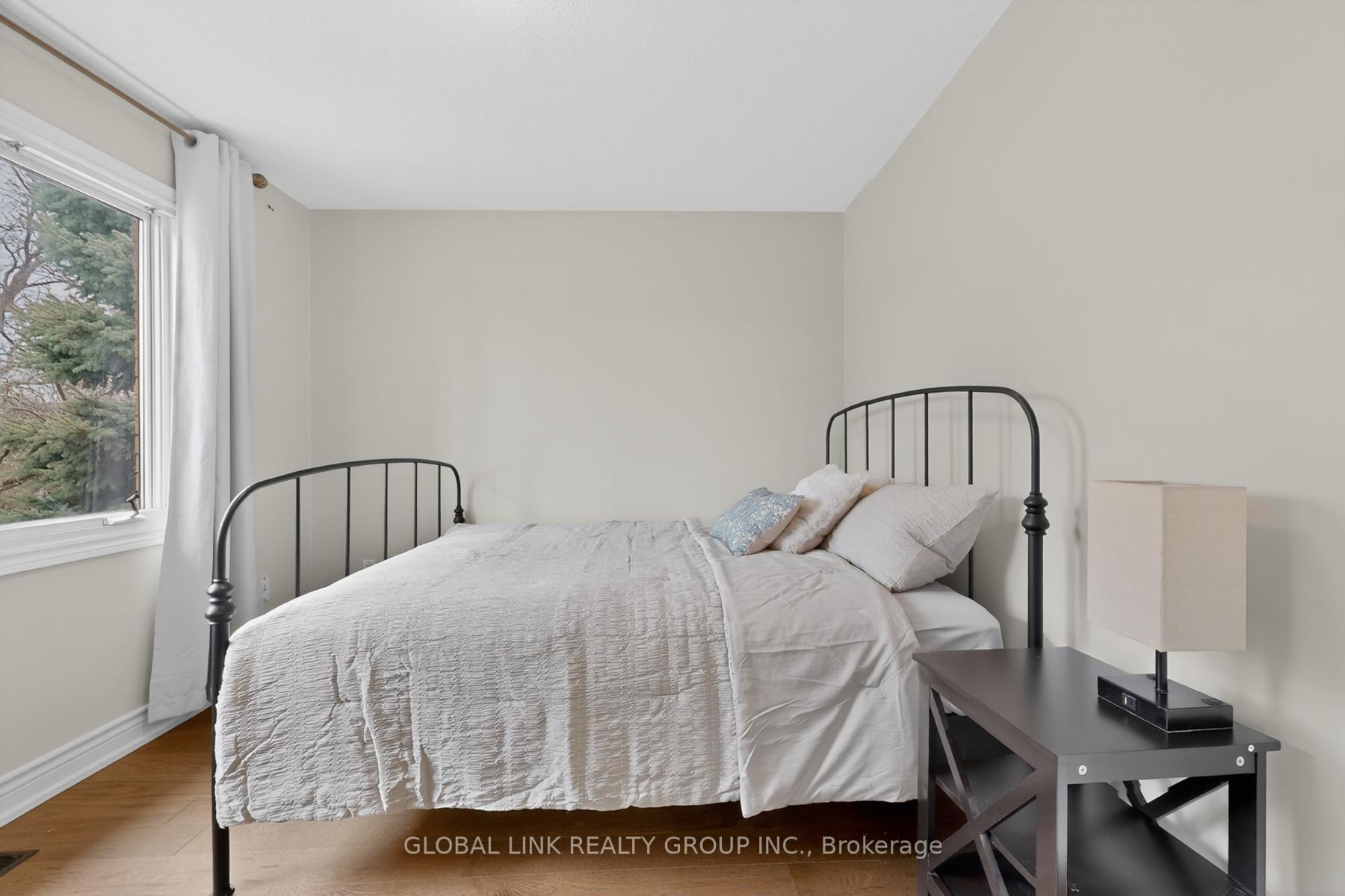 Photo 17 of Upper 2141 Galena Crescent, Oakville, Wedgewood Creek — HOMEH
