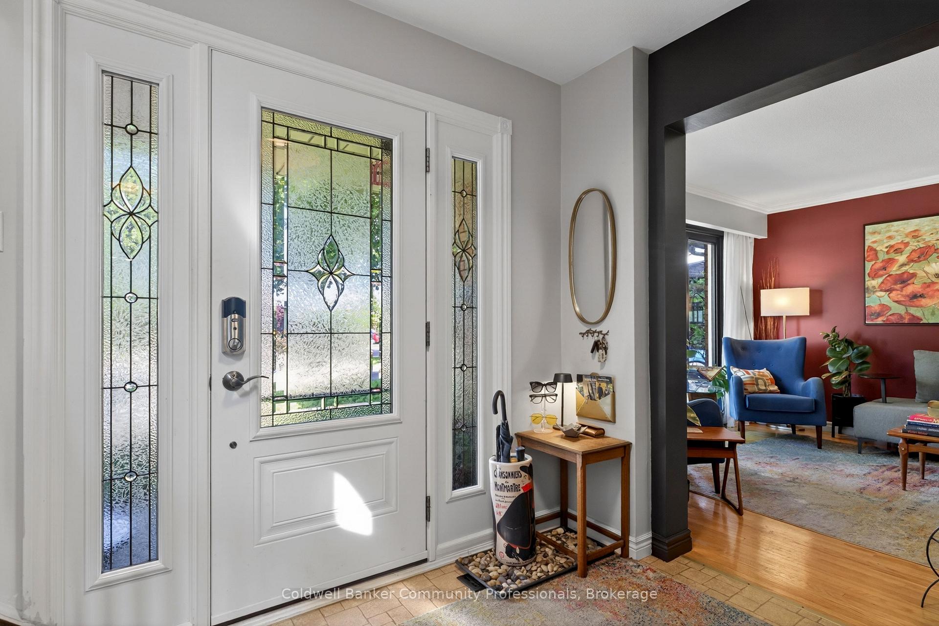 Photo 4 of 28 Ramsgate Drive, Hamilton, Stoney Creek — HOMEH