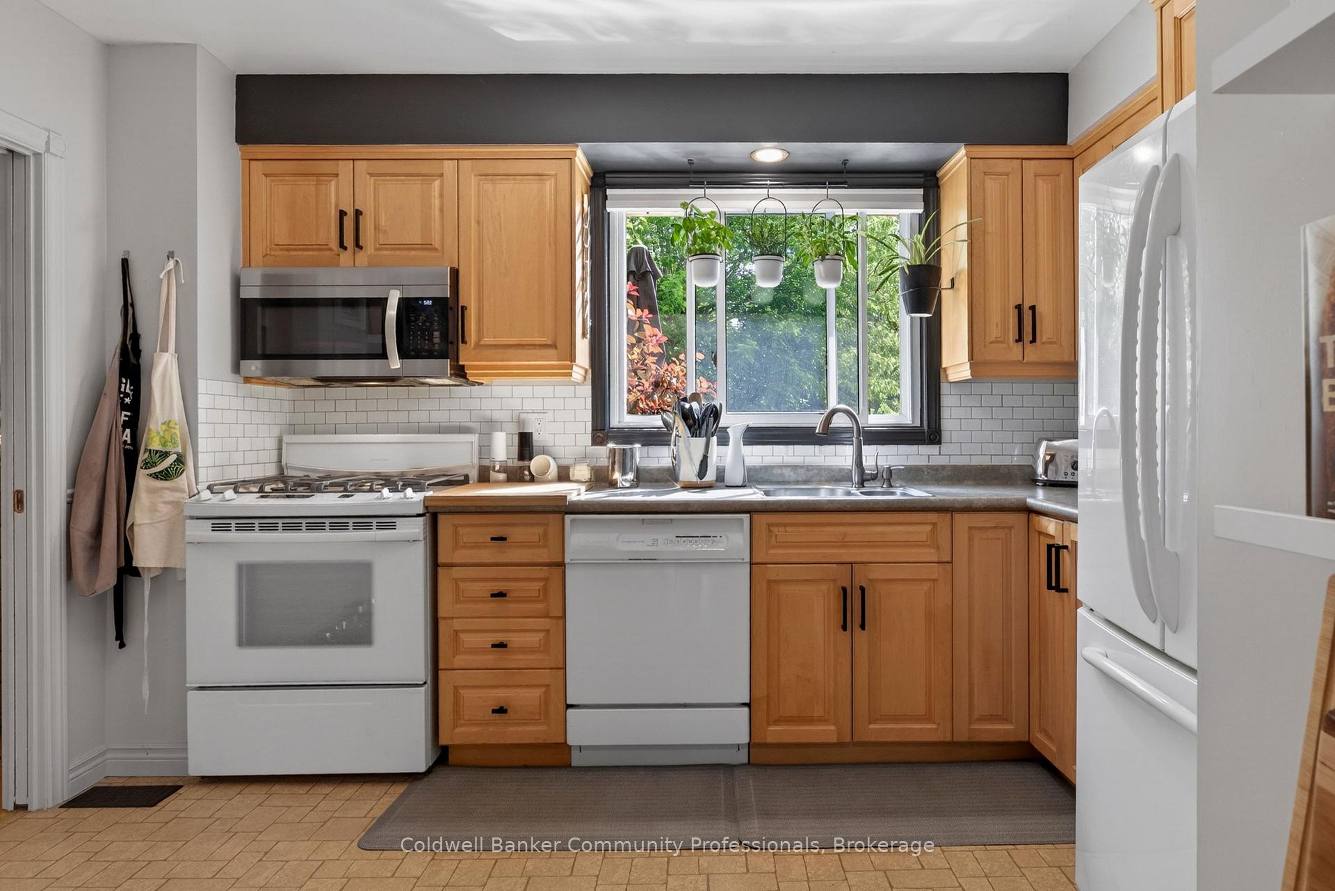 Photo 16 of 28 Ramsgate Drive, Hamilton, Stoney Creek — HOMEH