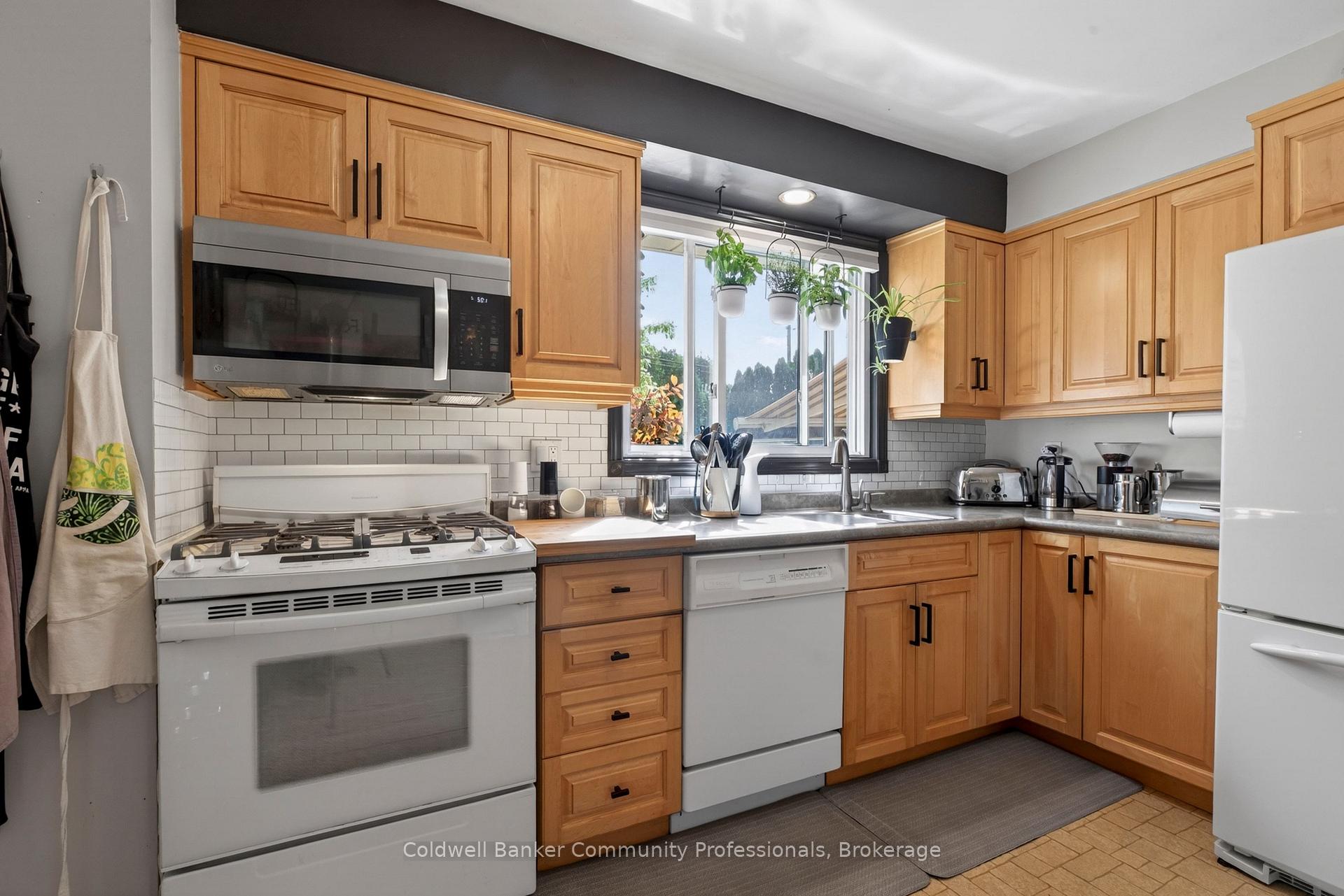 Photo 18 of 28 Ramsgate Drive, Hamilton, Stoney Creek — HOMEH