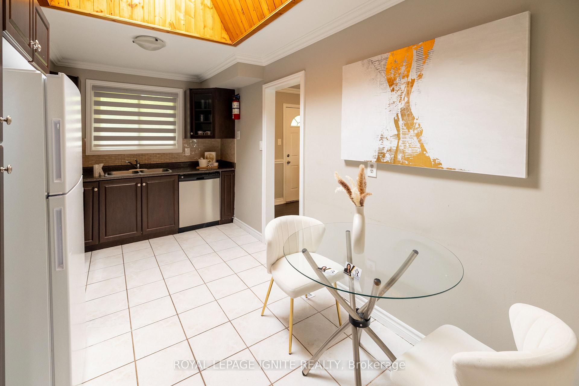 Photo 6 of 803 Fairview Avenue, Pickering, Bay Ridges — HOMEH
