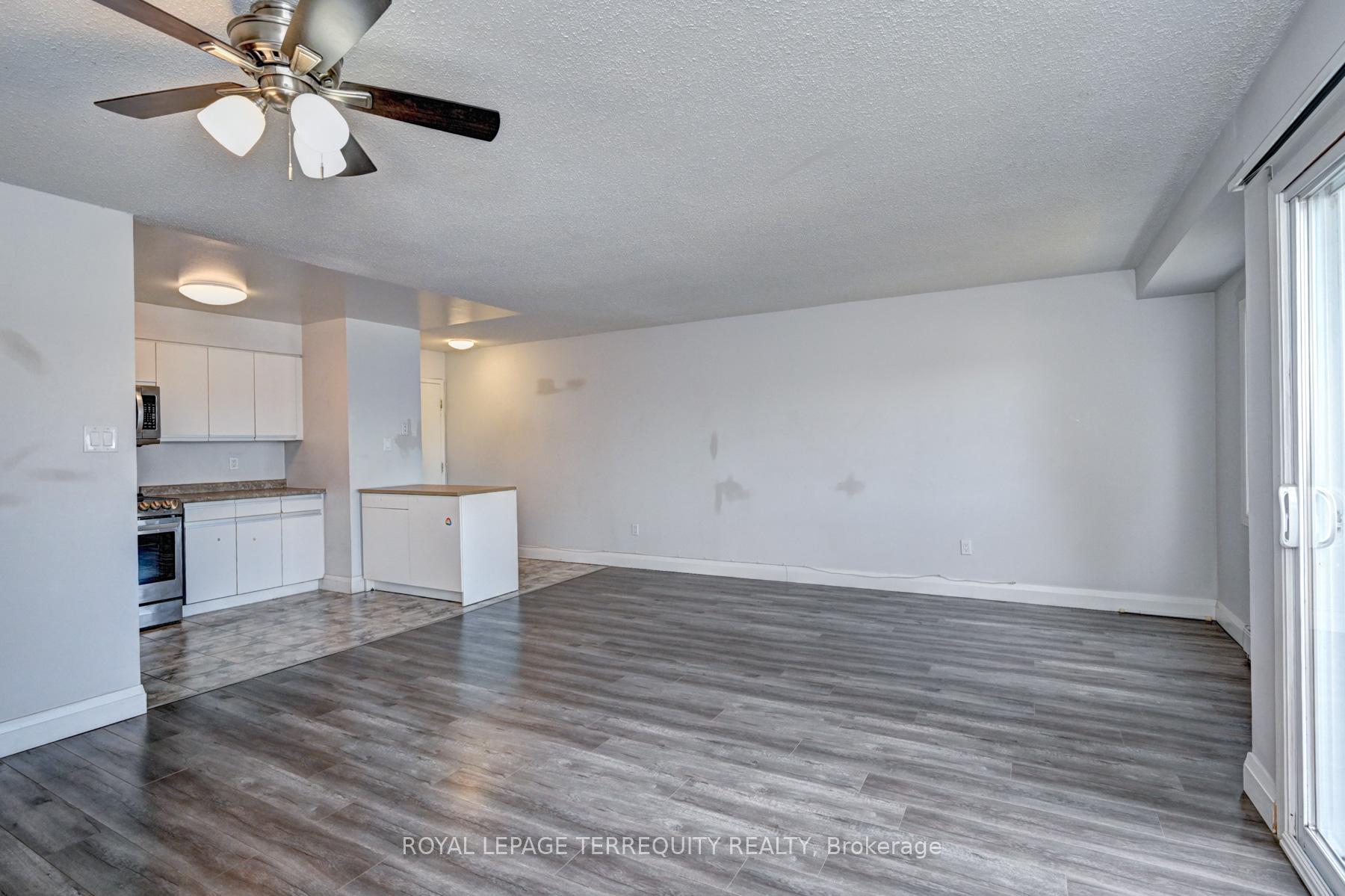Photo 10 of Unit 307, 276 Eiwo Court, Waterloo, Lexington — HOMEH