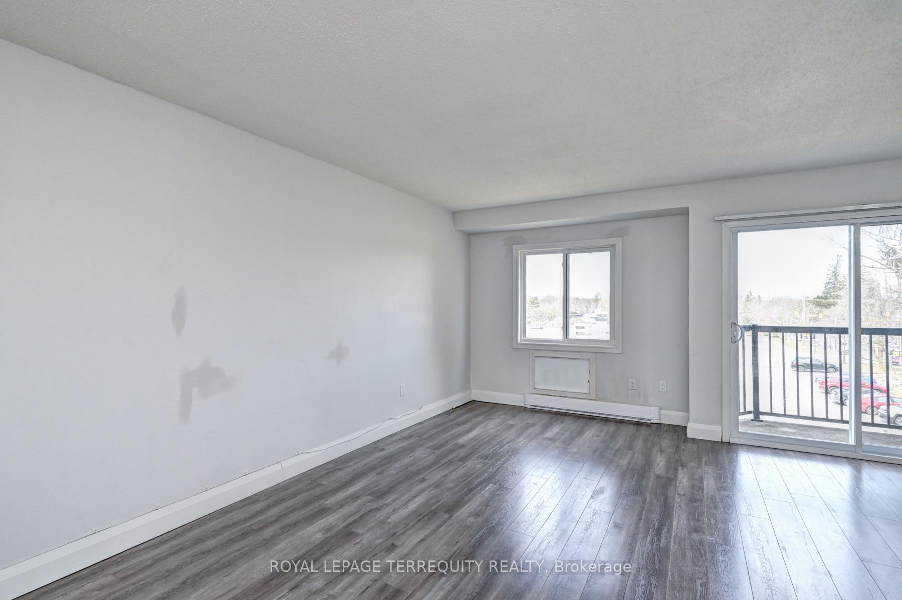 Photo 14 of Unit 307, 276 Eiwo Court, Waterloo, Lexington — HOMEH