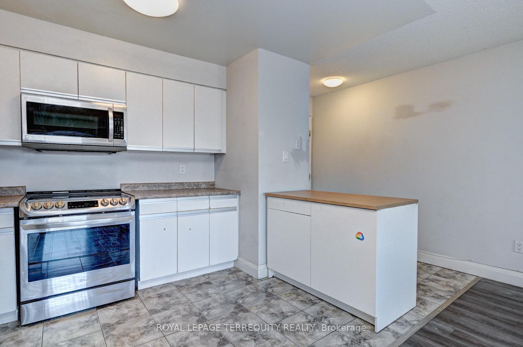 Photo 17 of Unit 307, 276 Eiwo Court, Waterloo, Lexington — HOMEH