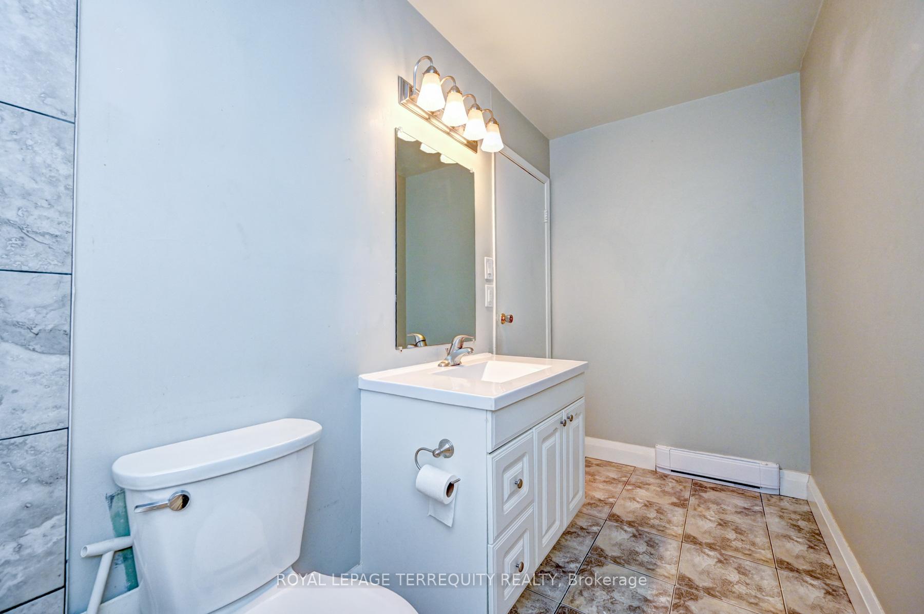 Photo 26 of Unit 307, 276 Eiwo Court, Waterloo, Lexington — HOMEH