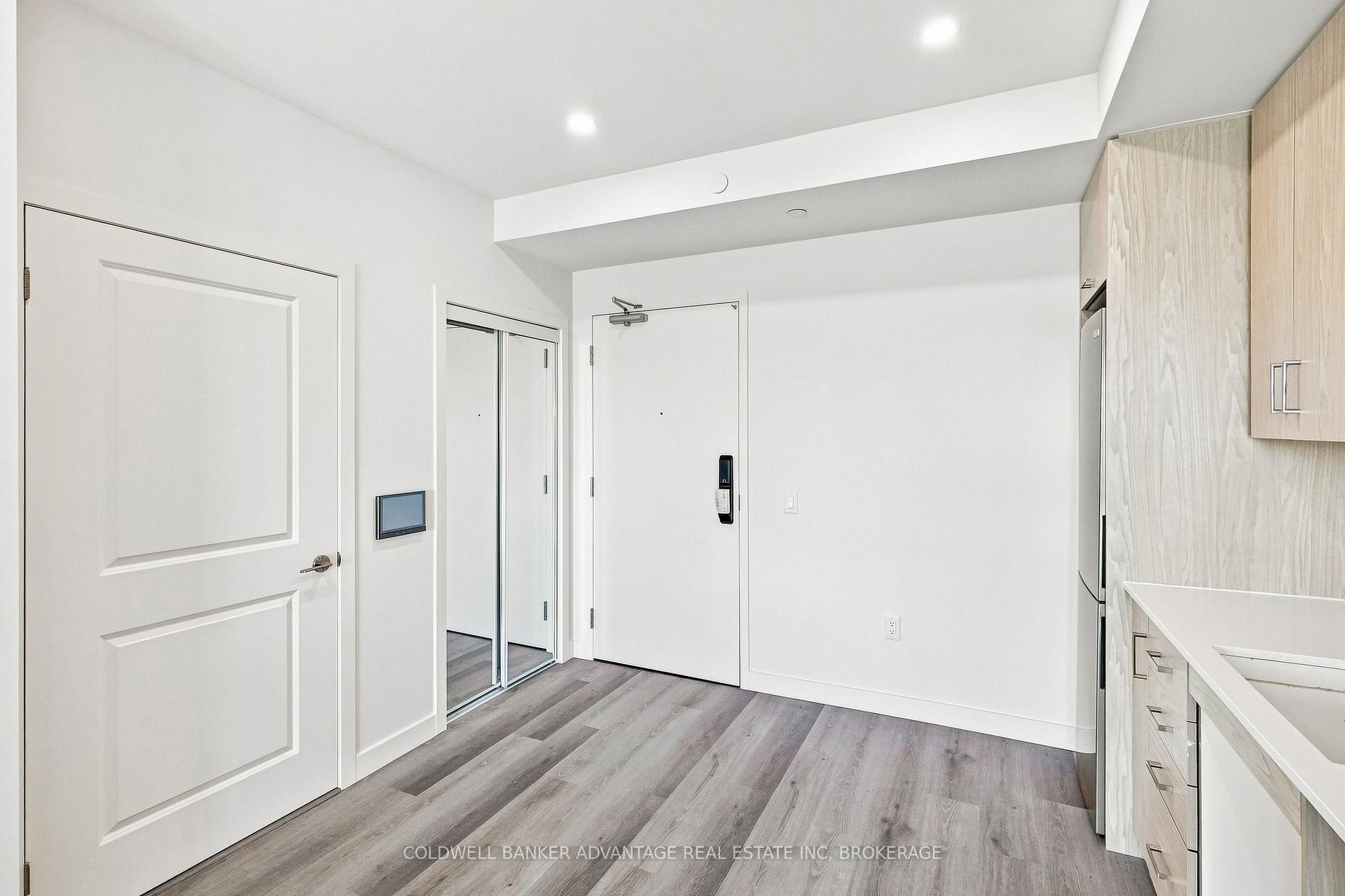 Photo 13 of Unit 815, 461 Green Road, Hamilton, Stoney Creek — HOMEH
