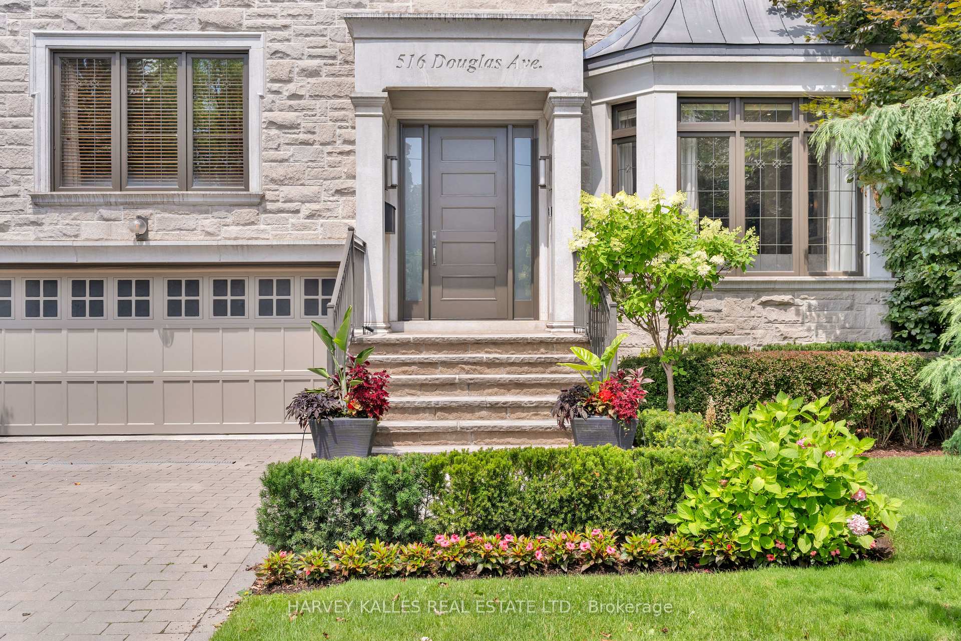 Photo 3 of 516 Douglas Avenue, Toronto, Bedford Park-Nortown — HOMEH