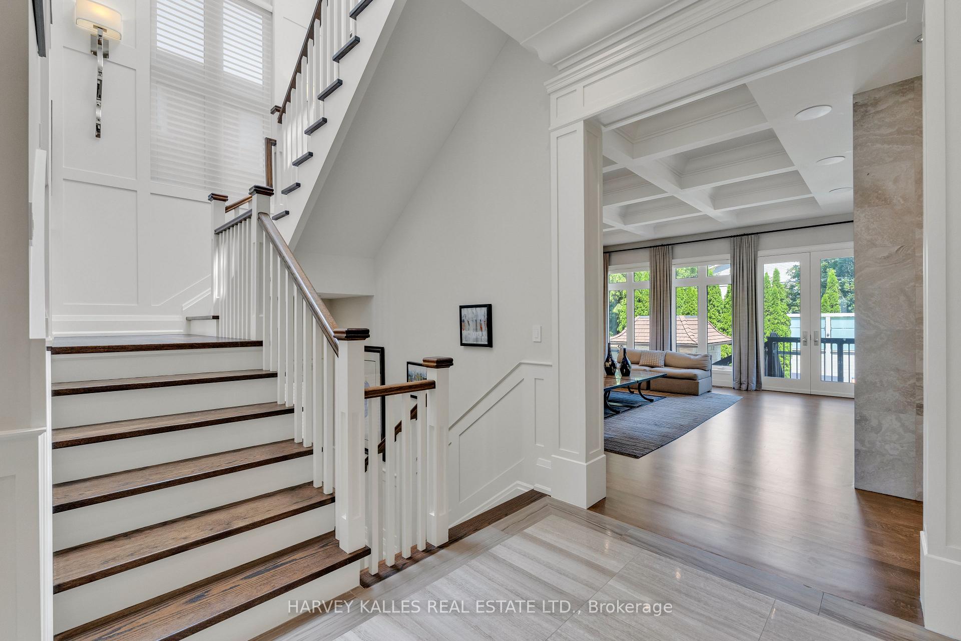 Photo 10 of 516 Douglas Avenue, Toronto, Bedford Park-Nortown — HOMEH