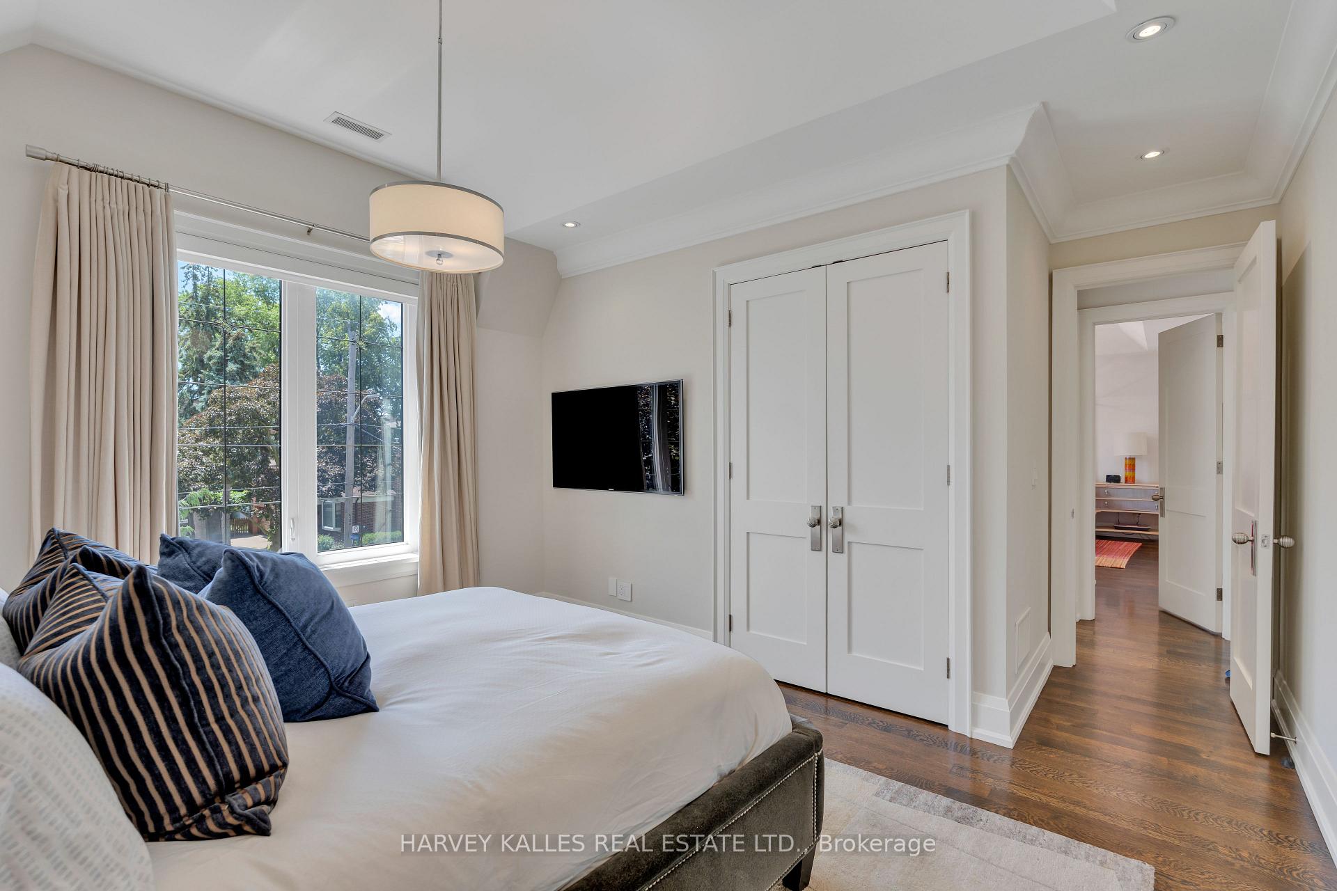 Photo 30 of 516 Douglas Avenue, Toronto, Bedford Park-Nortown — HOMEH