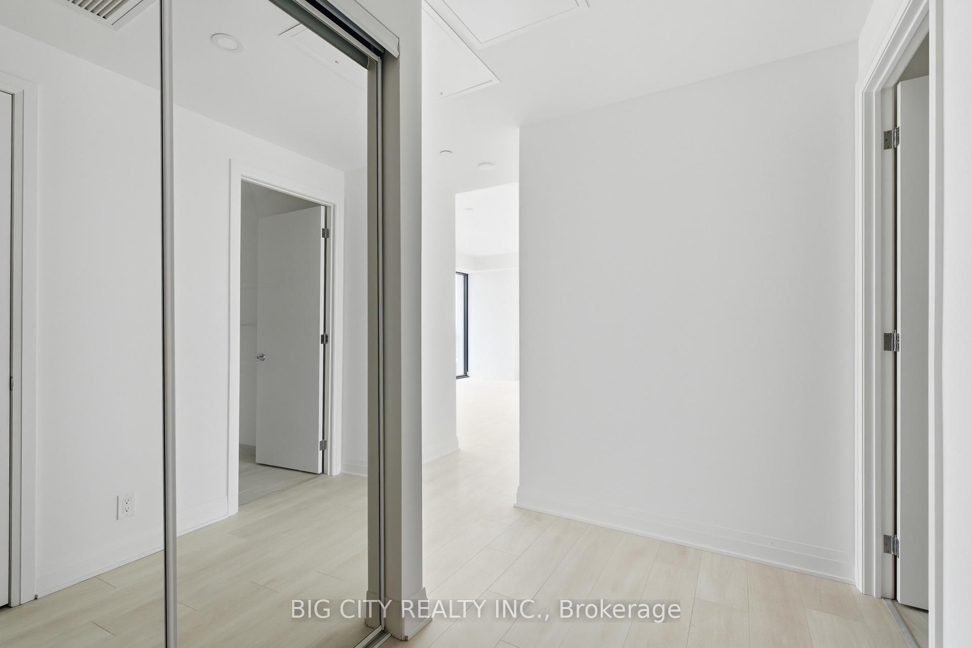 Photo 2 of Unit 1002, 25 Frederick Todd Way, Toronto, Thorncliffe Park — HOMEH