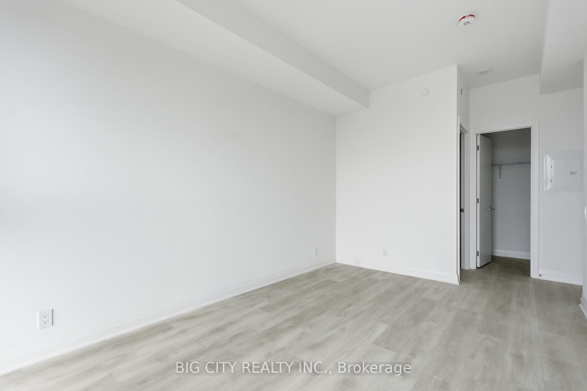 Photo 9 of Unit 1002, 25 Frederick Todd Way, Toronto, Thorncliffe Park — HOMEH
