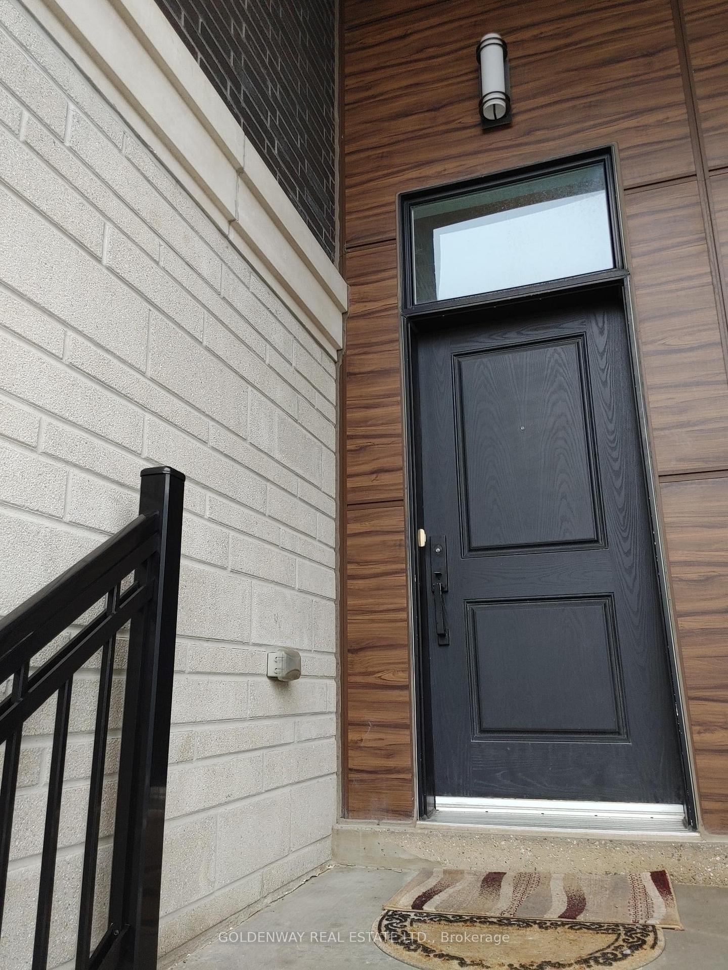 Photo 3 of 9 Caseley Way, Markham, Unionville — HOMEH