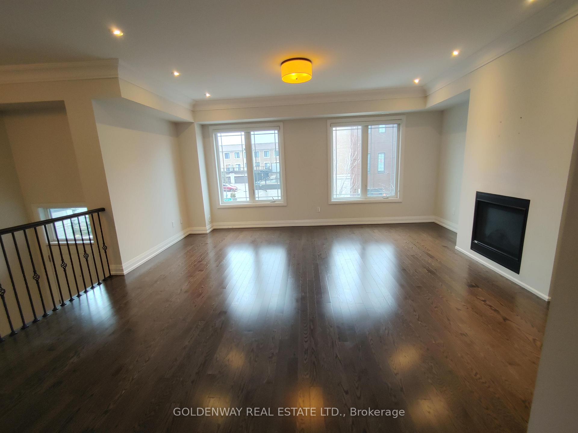 Photo 5 of 9 Caseley Way, Markham, Unionville — HOMEH