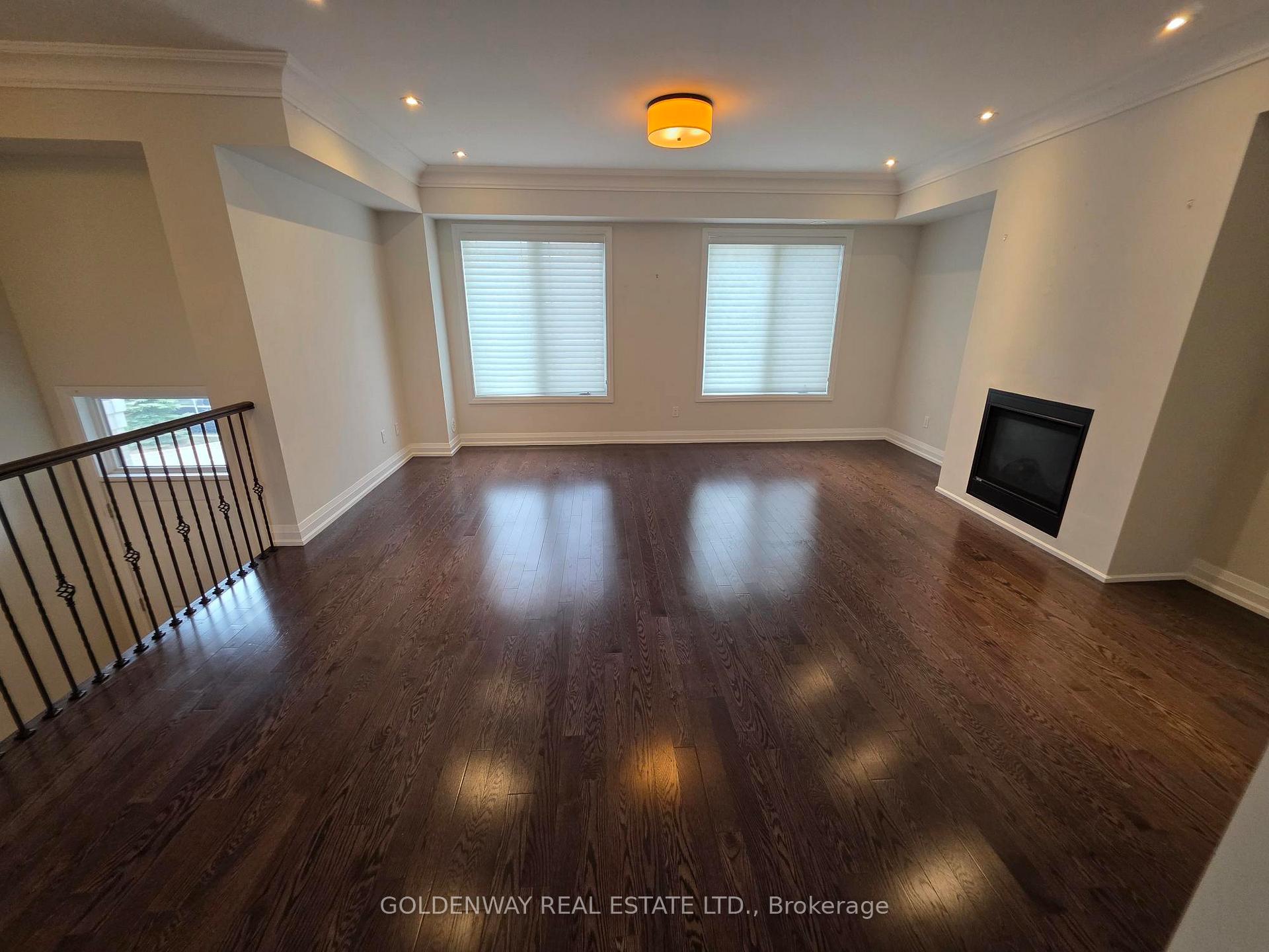Photo 4 of 9 Caseley Way, Markham, Unionville — HOMEH