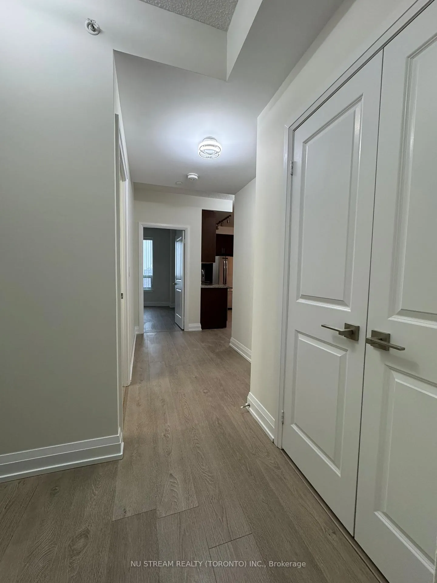 Photo 2 of Unit 2525, 7161 Yonge Street, Markham, Grandview — HOMEH