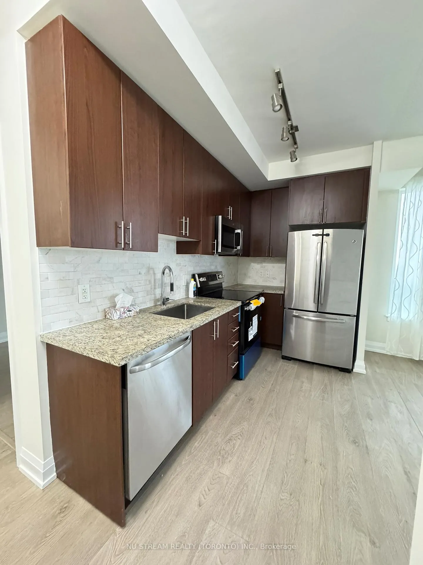 Photo 6 of Unit 2525, 7161 Yonge Street, Markham, Grandview — HOMEH