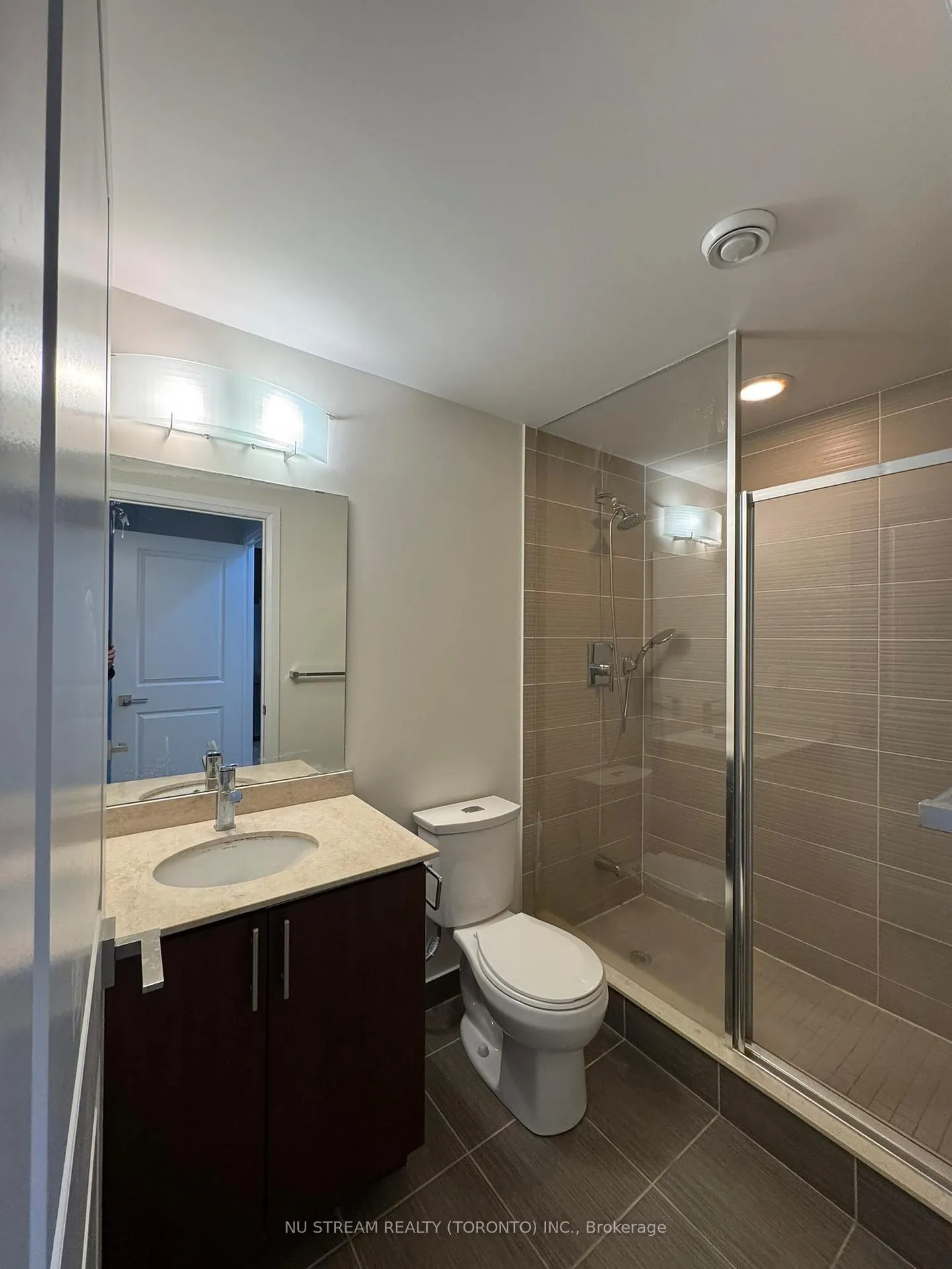 Photo 13 of Unit 2525, 7161 Yonge Street, Markham, Grandview — HOMEH