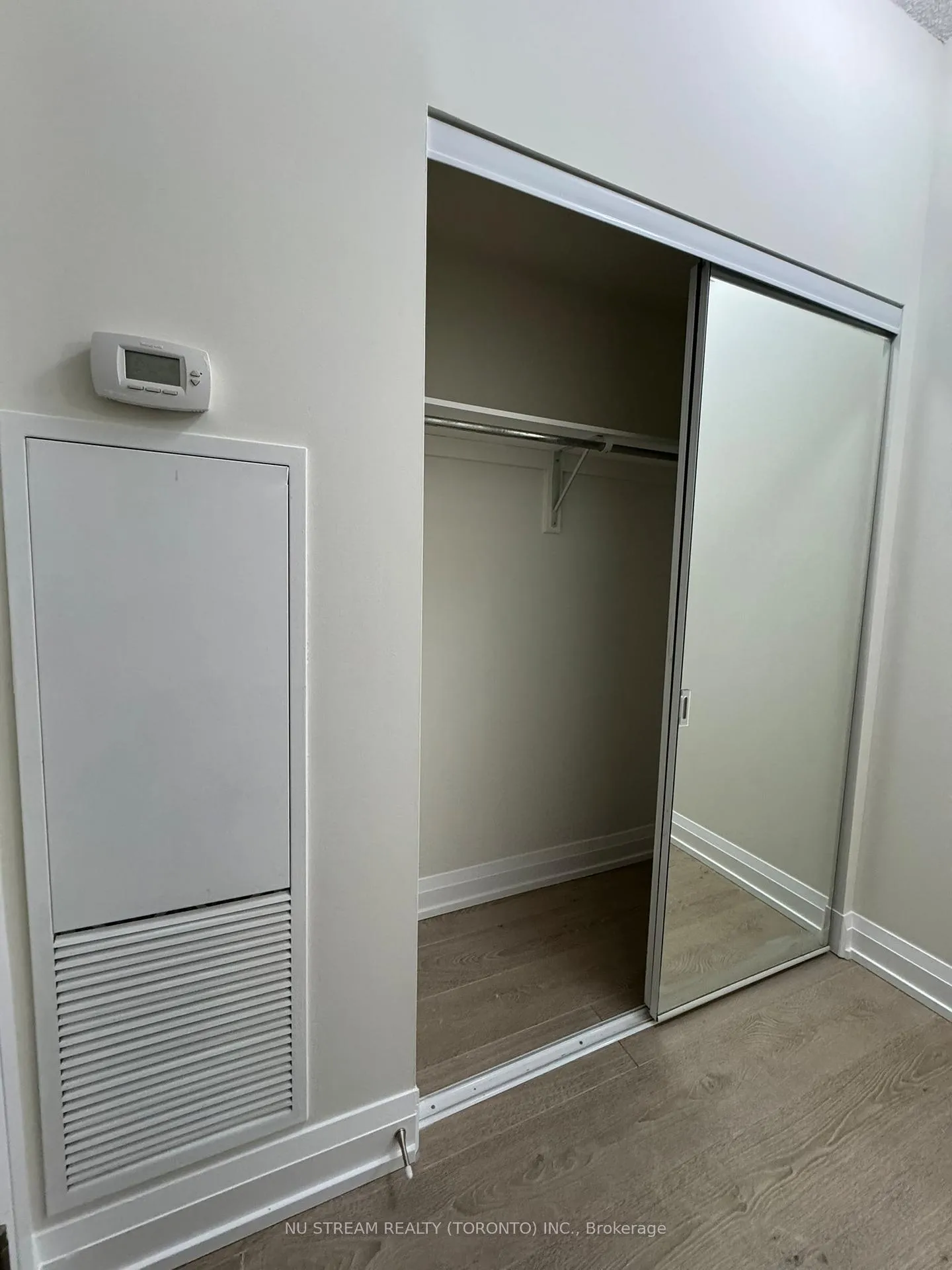 Photo 15 of Unit 2525, 7161 Yonge Street, Markham, Grandview — HOMEH