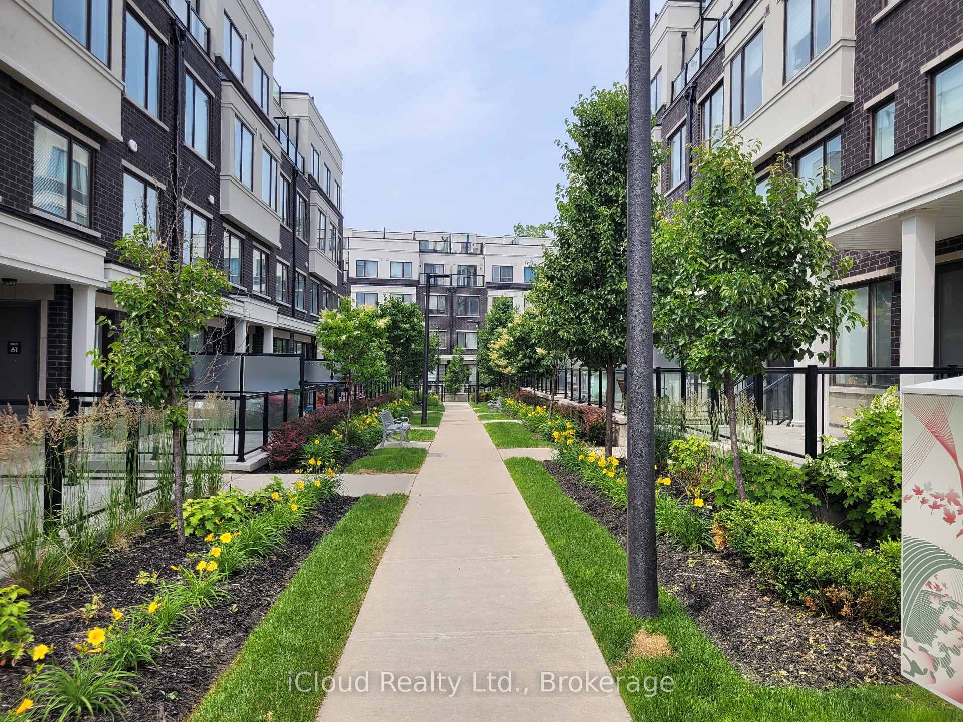 Photo 2 of Unit 55, 300 Alex Gardner Circle, Aurora, Aurora Heights — HOMEH