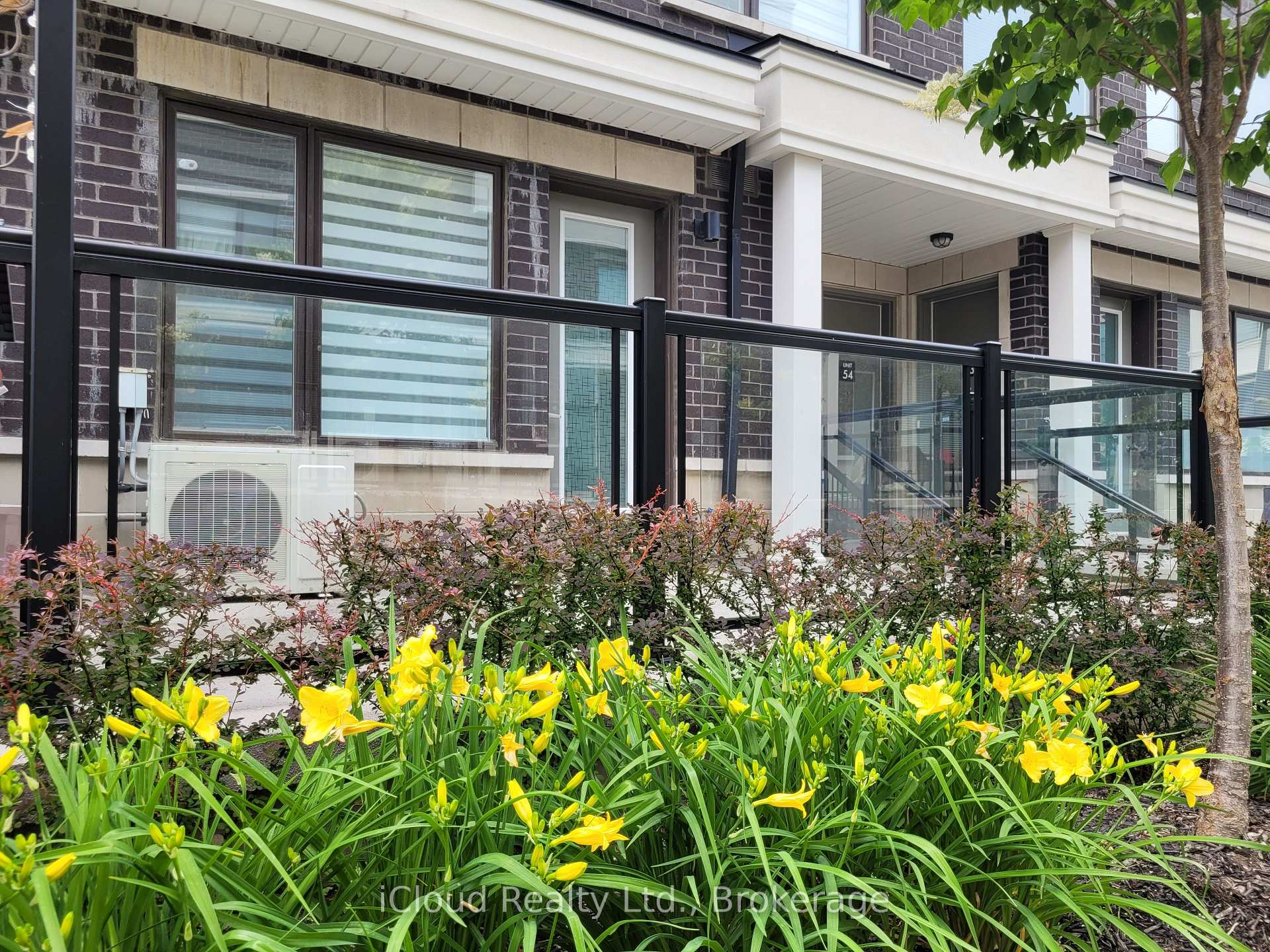 Photo 6 of Unit 55, 300 Alex Gardner Circle, Aurora, Aurora Heights — HOMEH
