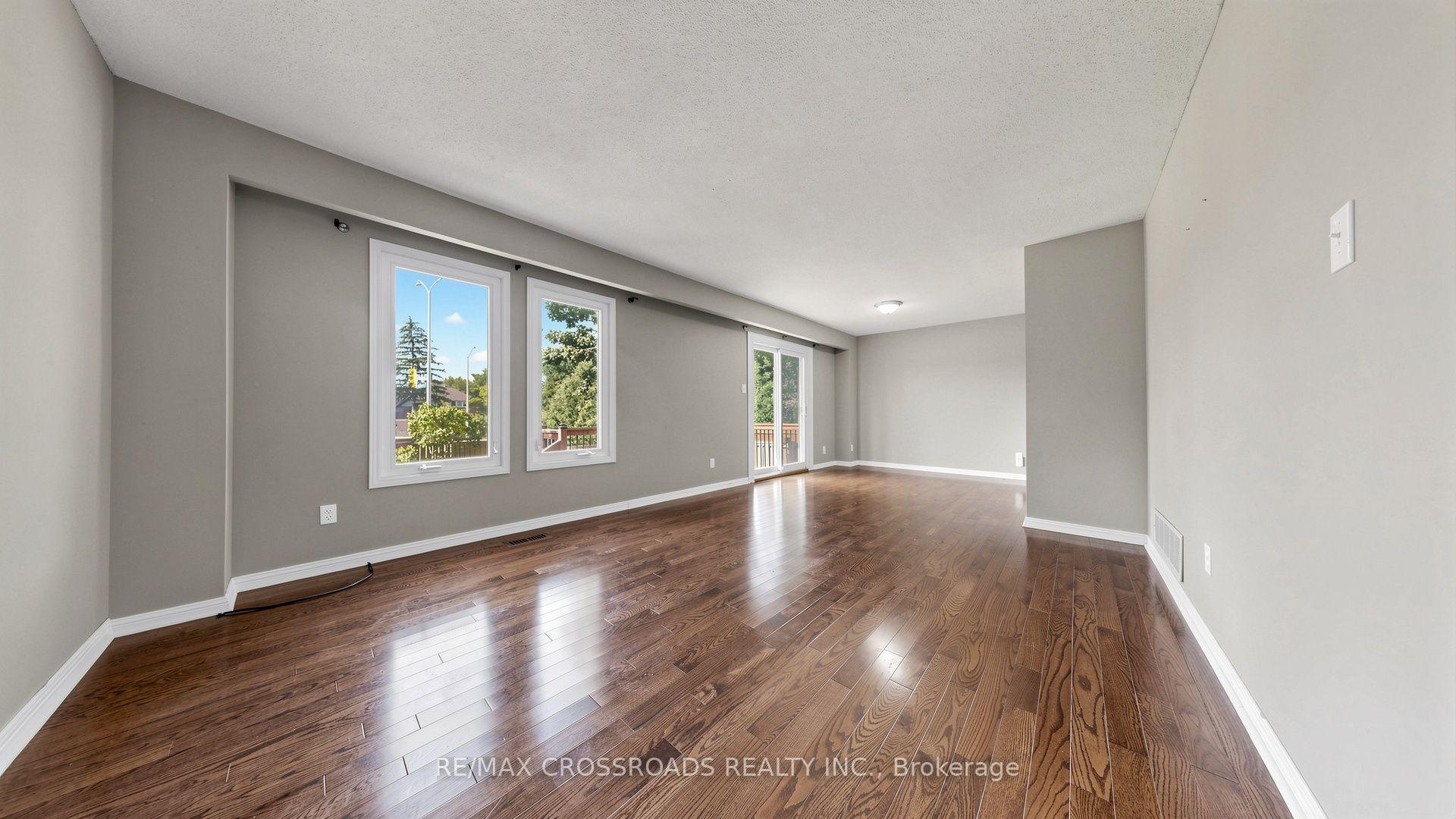 Photo 6 of 1 Redwood Lane, Markham, Unionville — HOMEH
