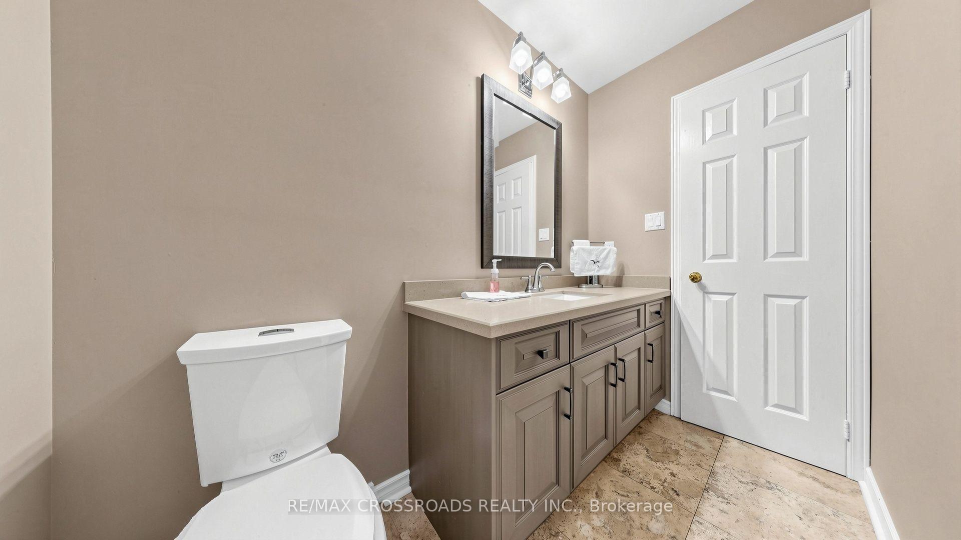 Photo 16 of 1 Redwood Lane, Markham, Unionville — HOMEH