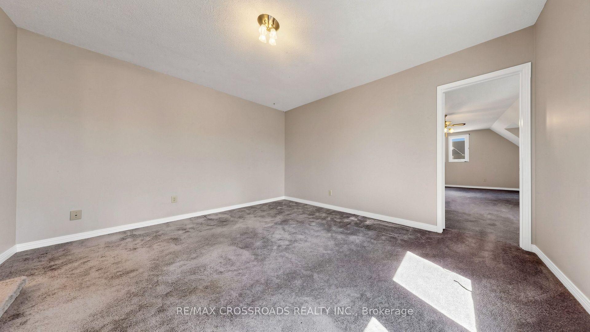 Photo 25 of 1 Redwood Lane, Markham, Unionville — HOMEH