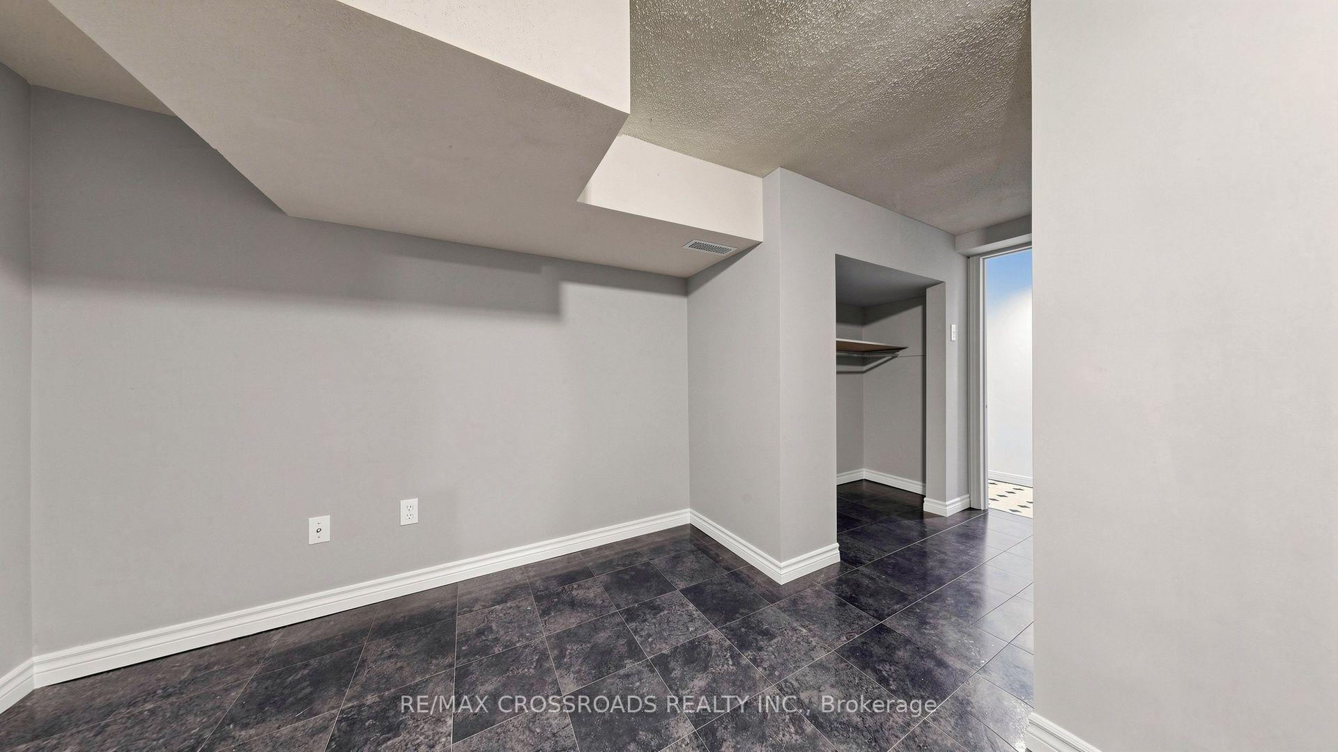 Photo 35 of 1 Redwood Lane, Markham, Unionville — HOMEH