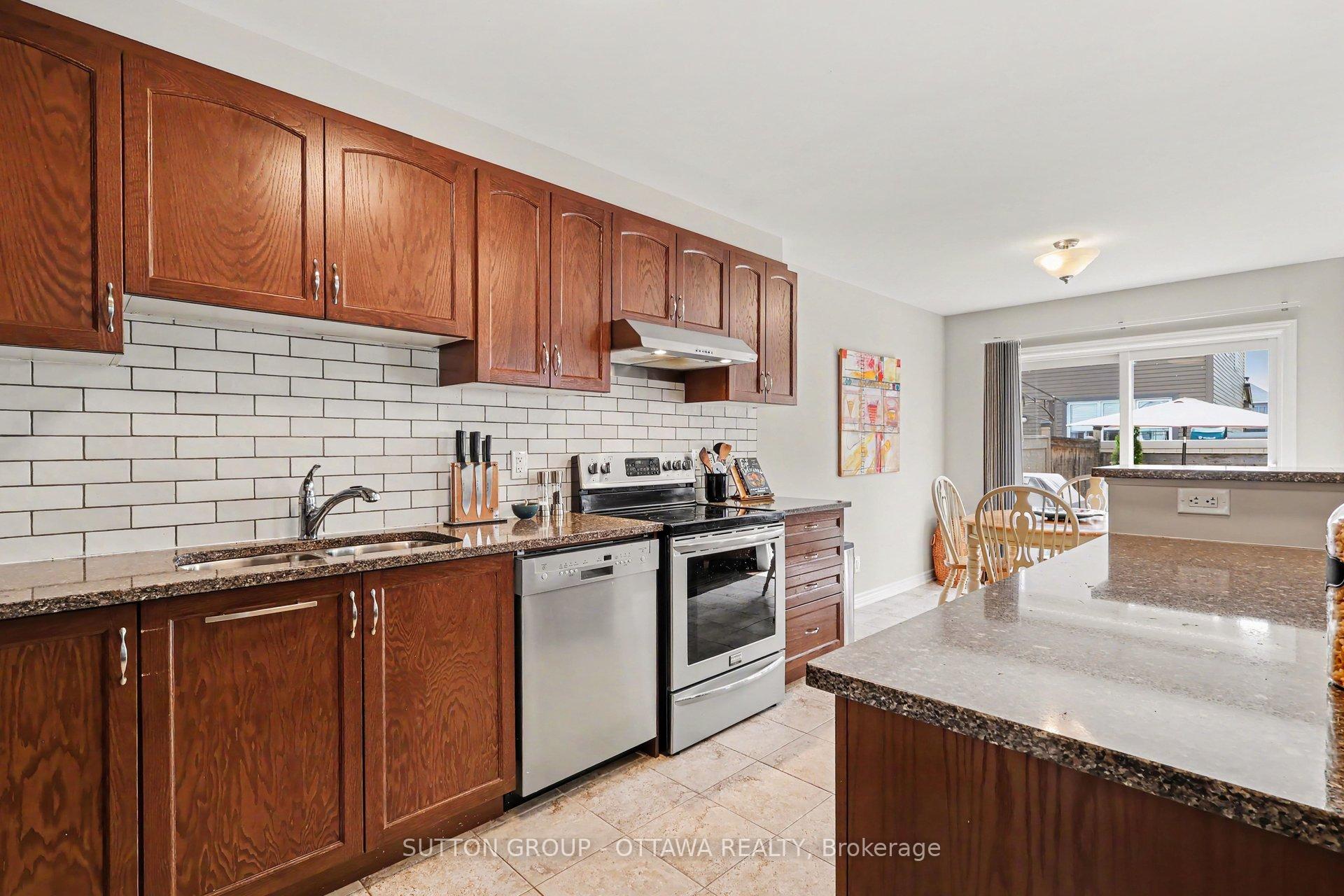 Photo 10 of 63 Astervale Street, Ottawa, Avalon West — HOMEH