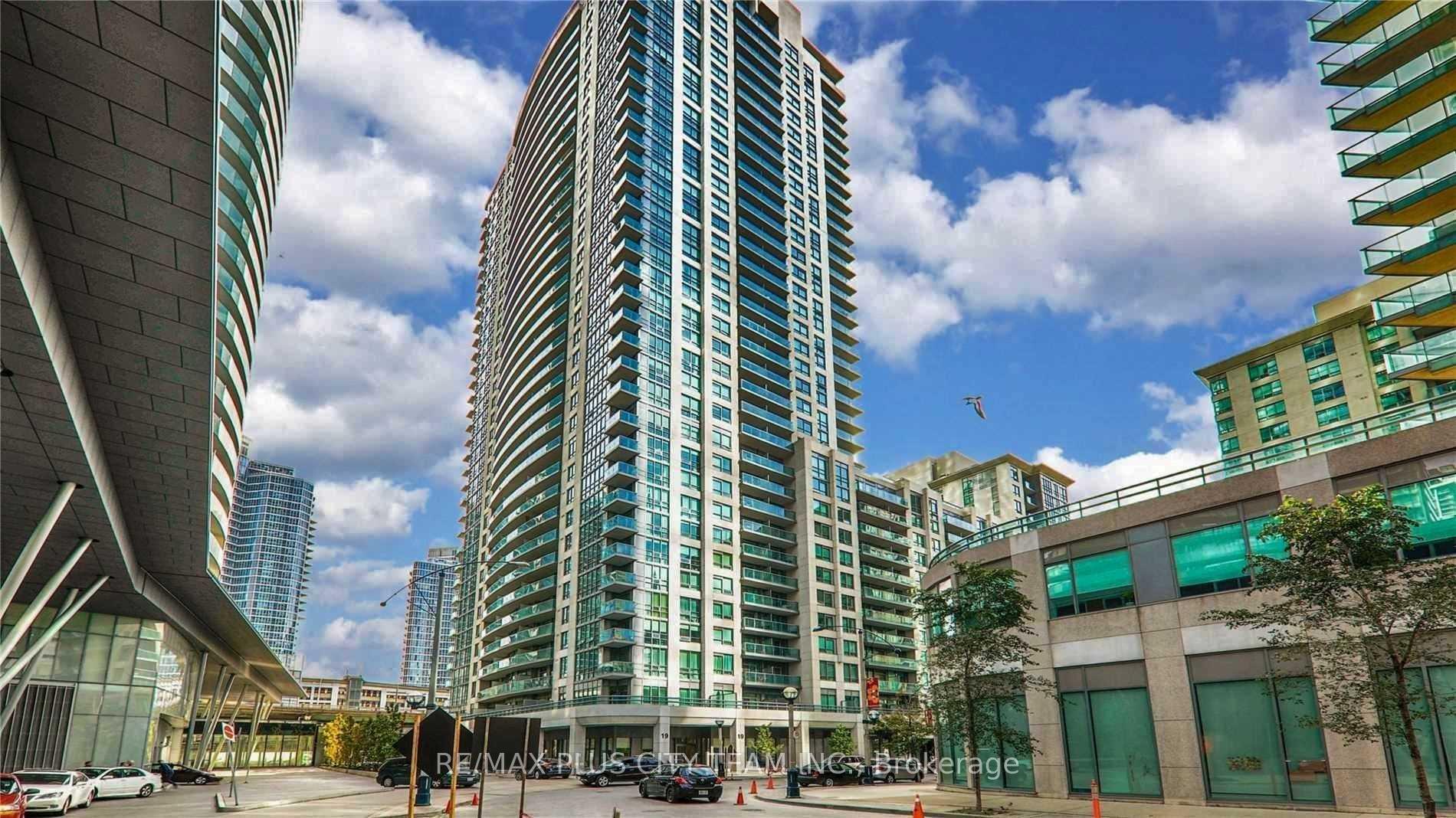 Front of Unit 2907, 19 Grand Trunk Crescent