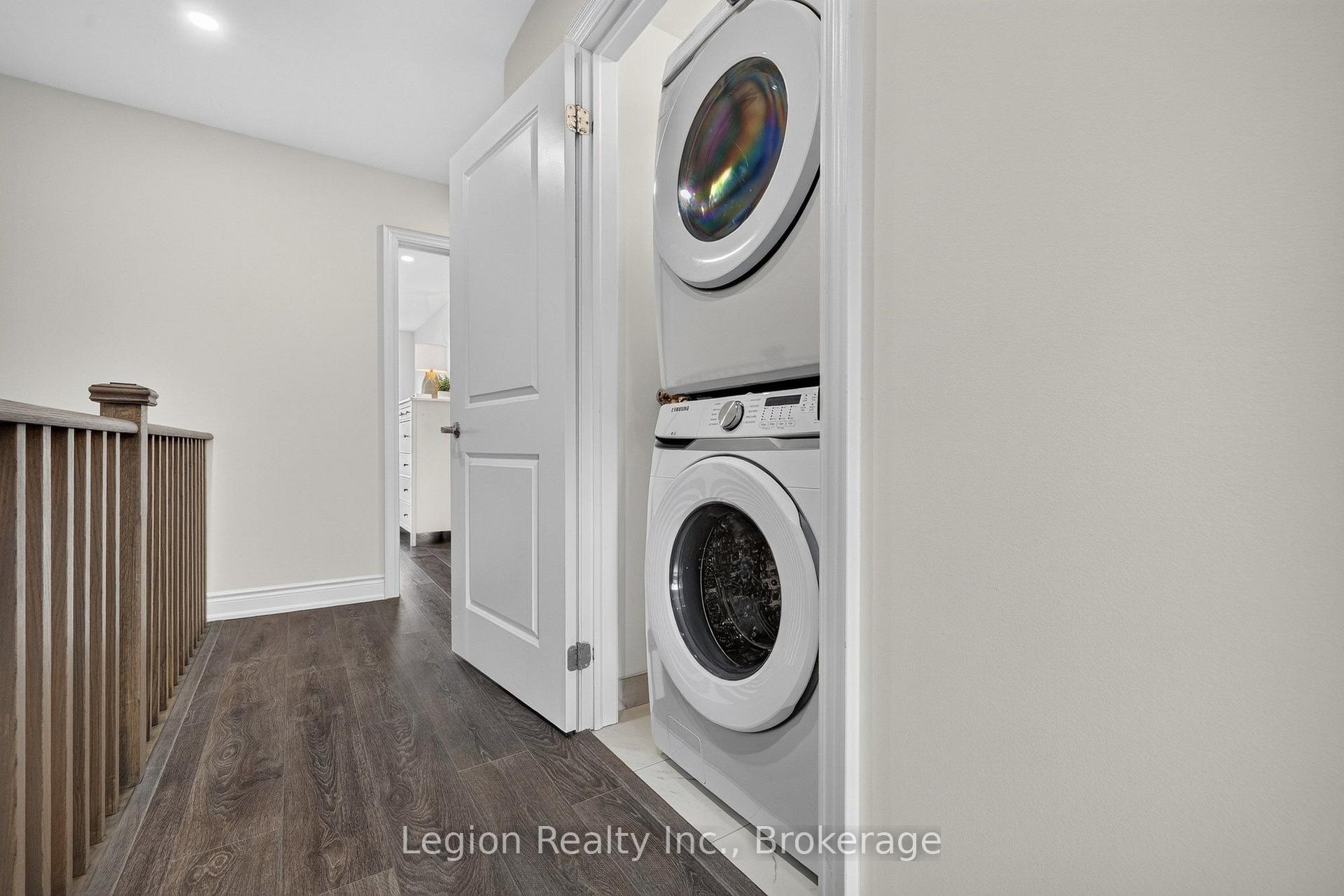 Photo 15 of 41 Woodstream Drive, Etobicoke, West Humber-Clairville — HOMEH