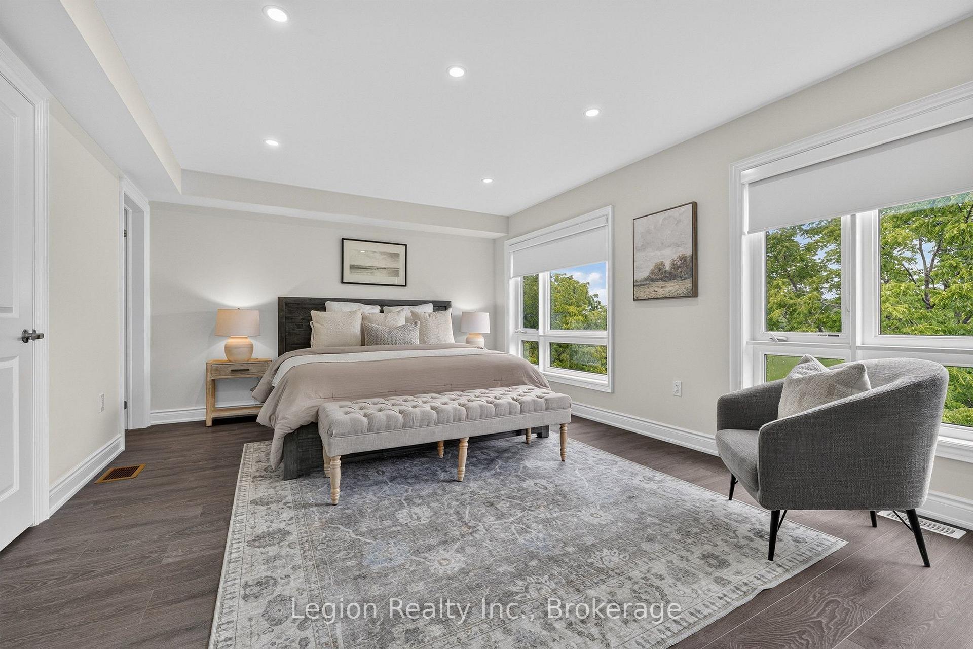 Photo 18 of 41 Woodstream Drive, Etobicoke, West Humber-Clairville — HOMEH