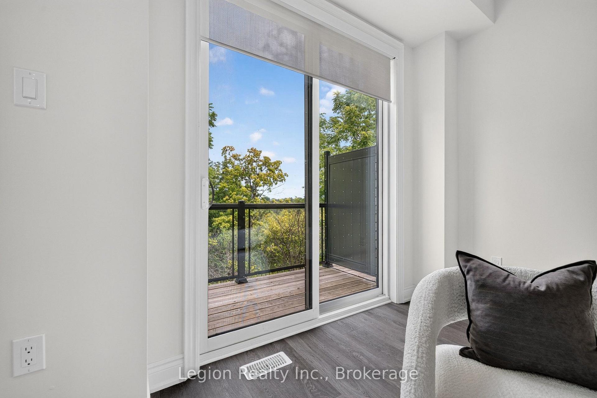 Photo 20 of 41 Woodstream Drive, Etobicoke, West Humber-Clairville — HOMEH