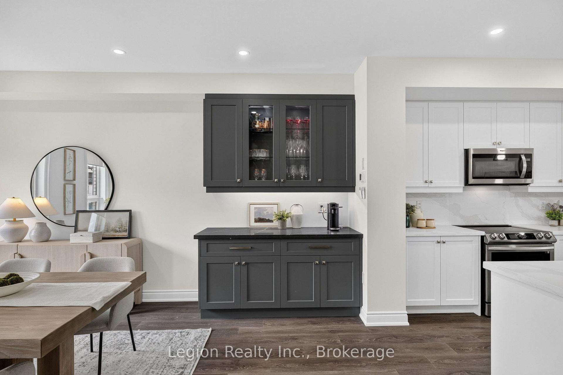 Photo 21 of 41 Woodstream Drive, Etobicoke, West Humber-Clairville — HOMEH