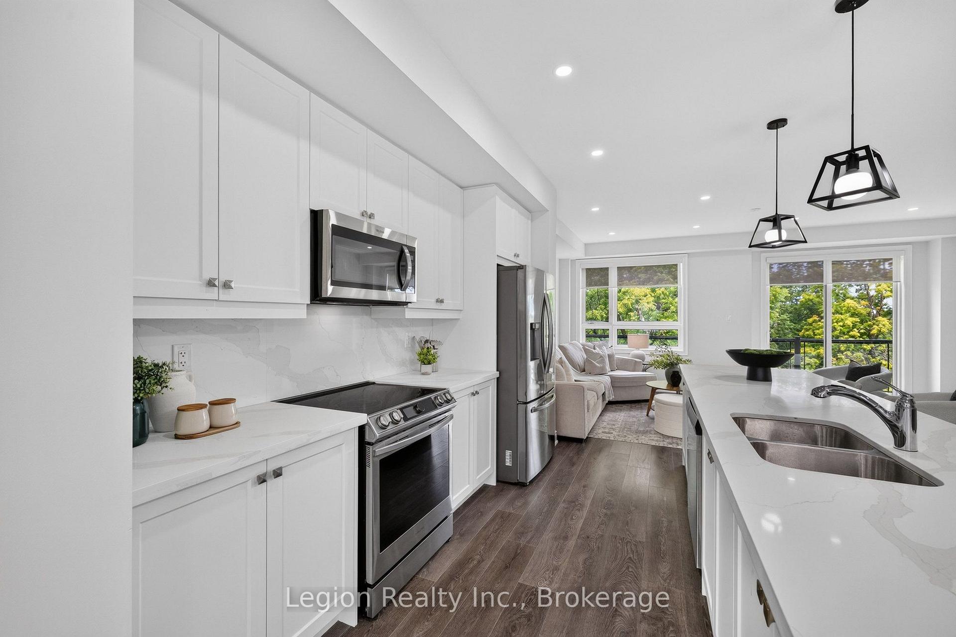 Photo 26 of 41 Woodstream Drive, Etobicoke, West Humber-Clairville — HOMEH
