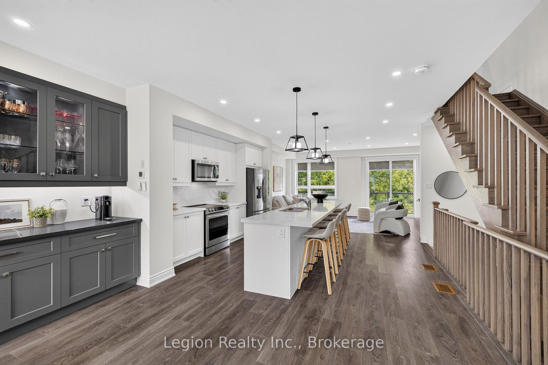 Photo 27 of 41 Woodstream Drive, Etobicoke, West Humber-Clairville — HOMEH