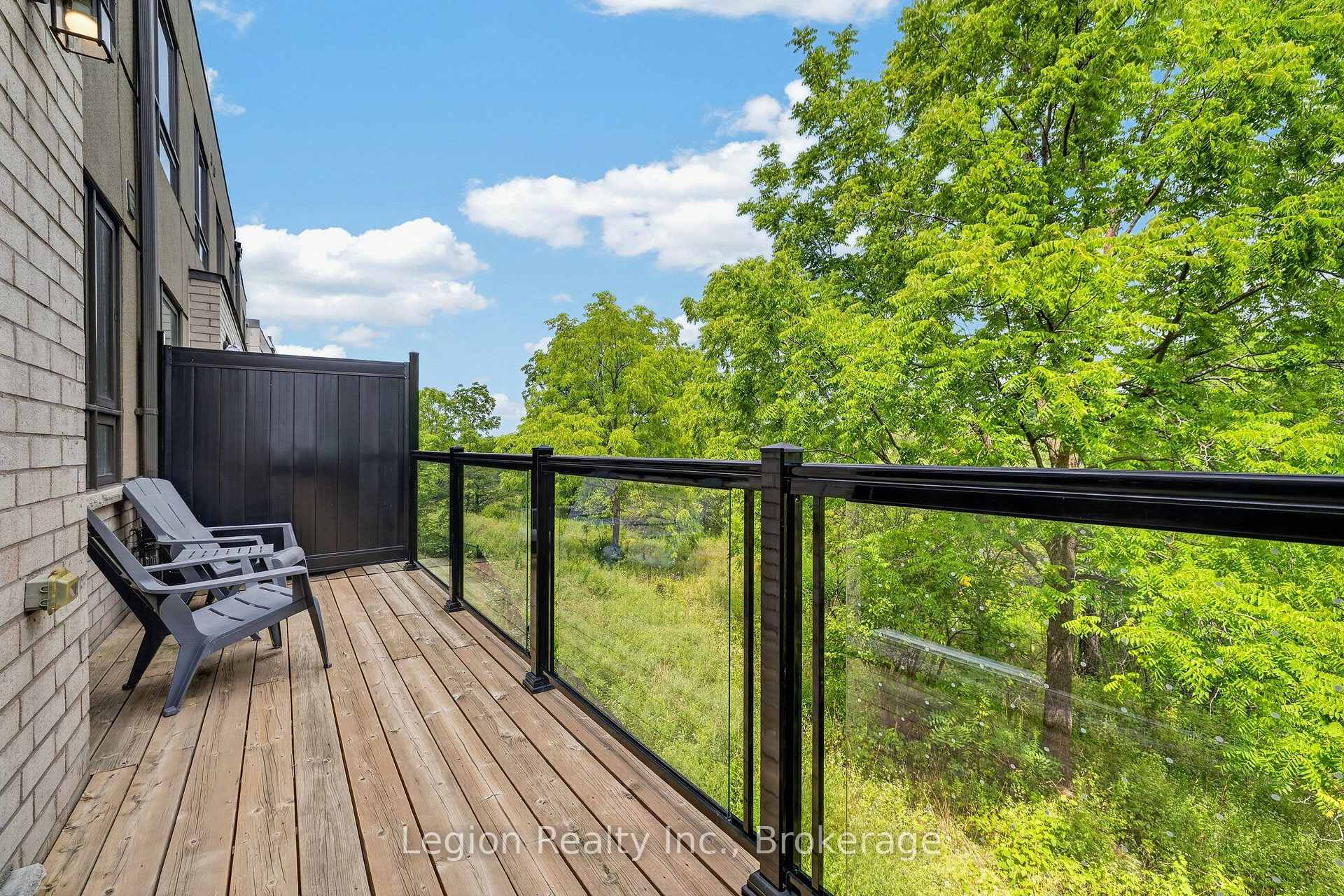 Photo 31 of 41 Woodstream Drive, Etobicoke, West Humber-Clairville — HOMEH