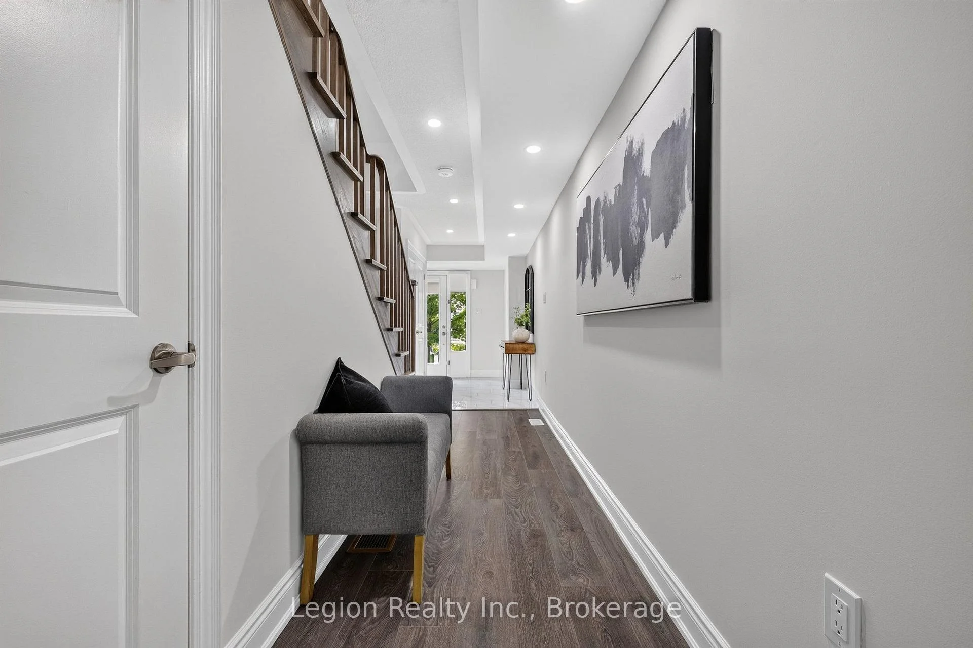Photo 33 of 41 Woodstream Drive, Etobicoke, West Humber-Clairville — HOMEH
