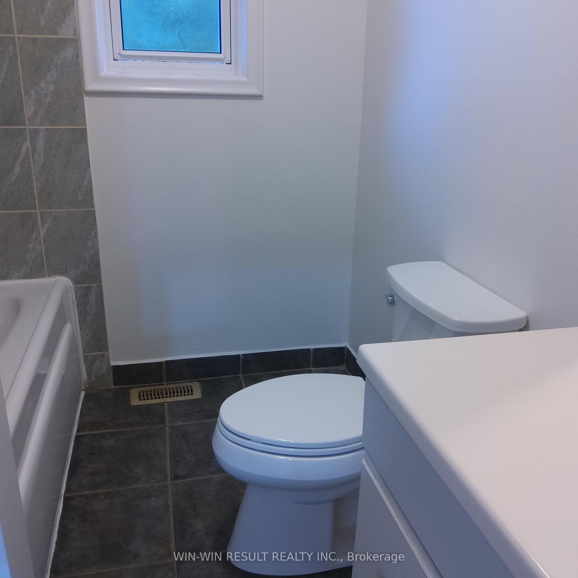 Photo 36 of 243 Cedarholme Avenue, Georgina, Keswick South — HOMEH