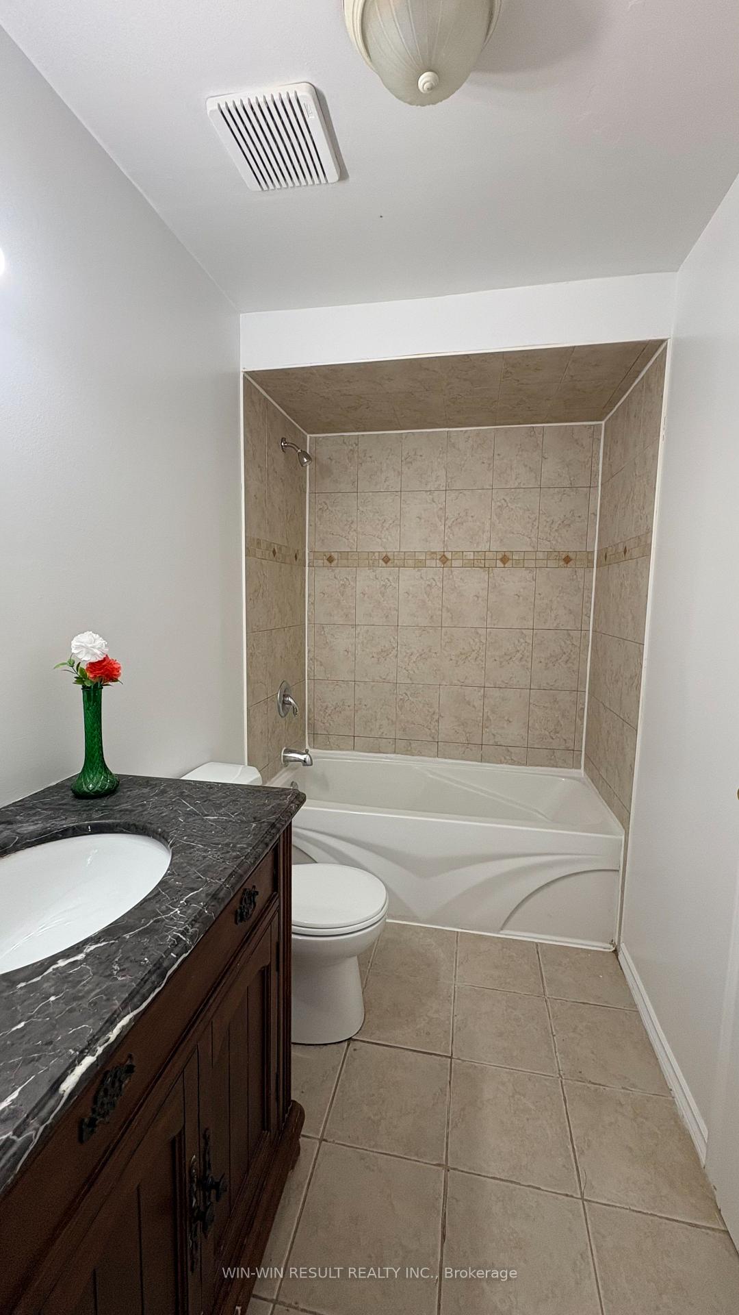Photo 20 of 243 Cedarholme Avenue, Georgina, Keswick South — HOMEH