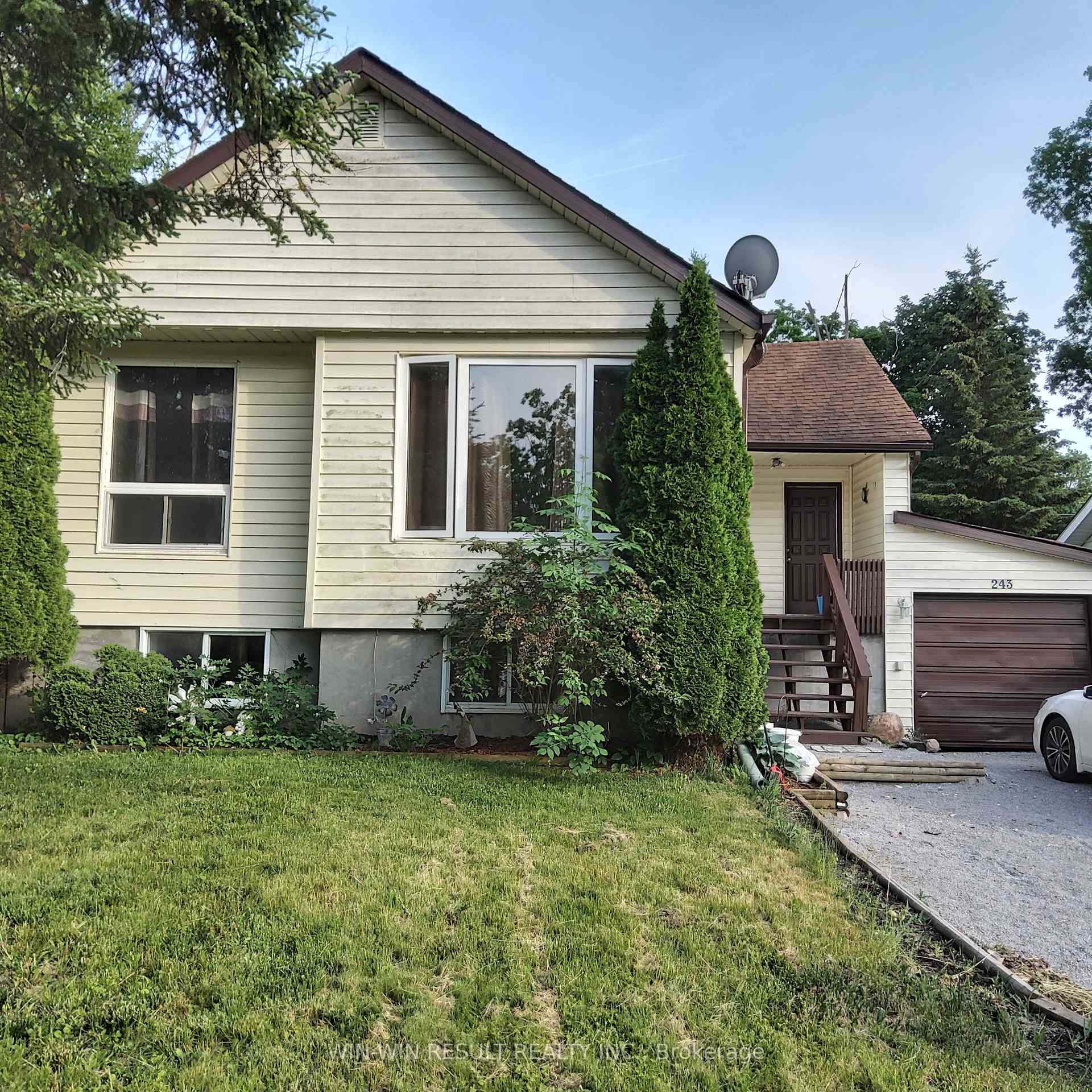 Photo 1 of 243 Cedarholme Avenue, Georgina, Keswick South — HOMEH