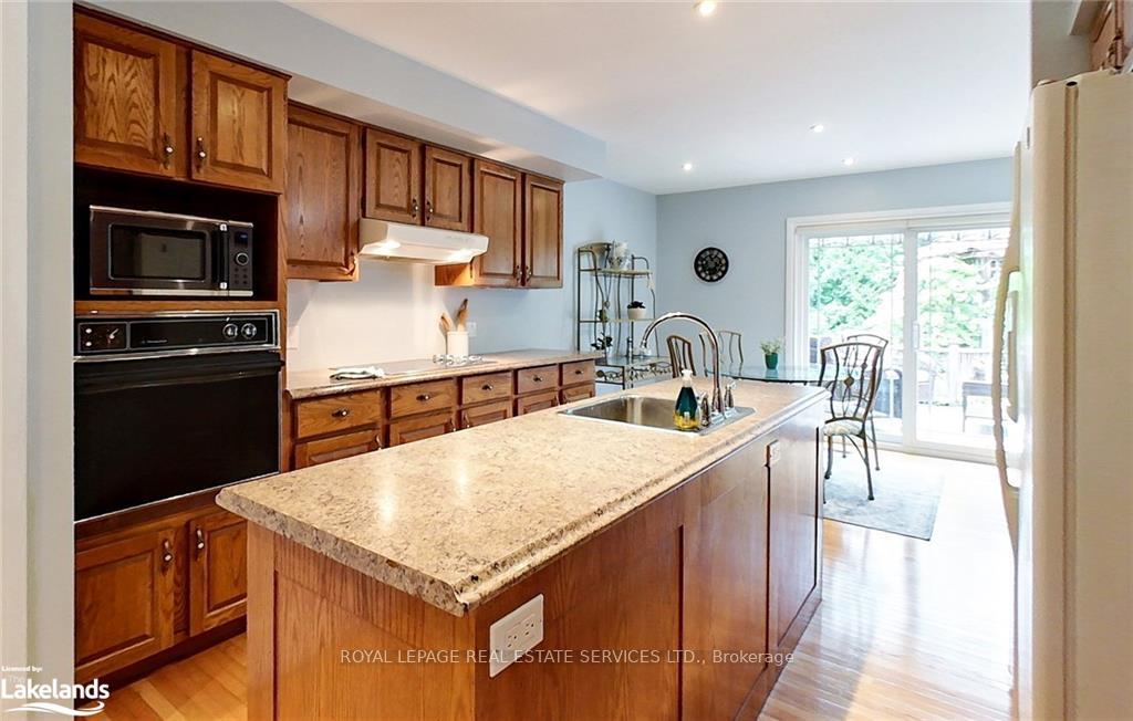 Photo 6 of 112 Bruce Street S, Blue Mountains — HOMEH