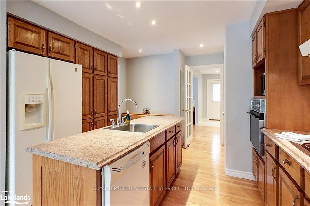 Photo 7 of 112 Bruce Street S, Blue Mountains — HOMEH