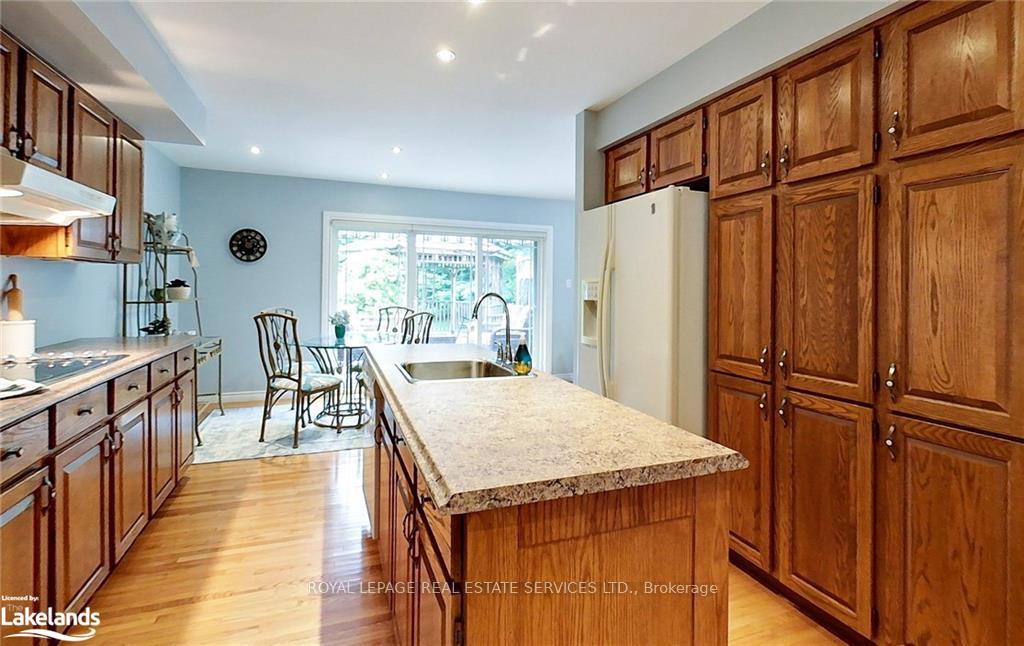 Photo 8 of 112 Bruce Street S, Blue Mountains — HOMEH