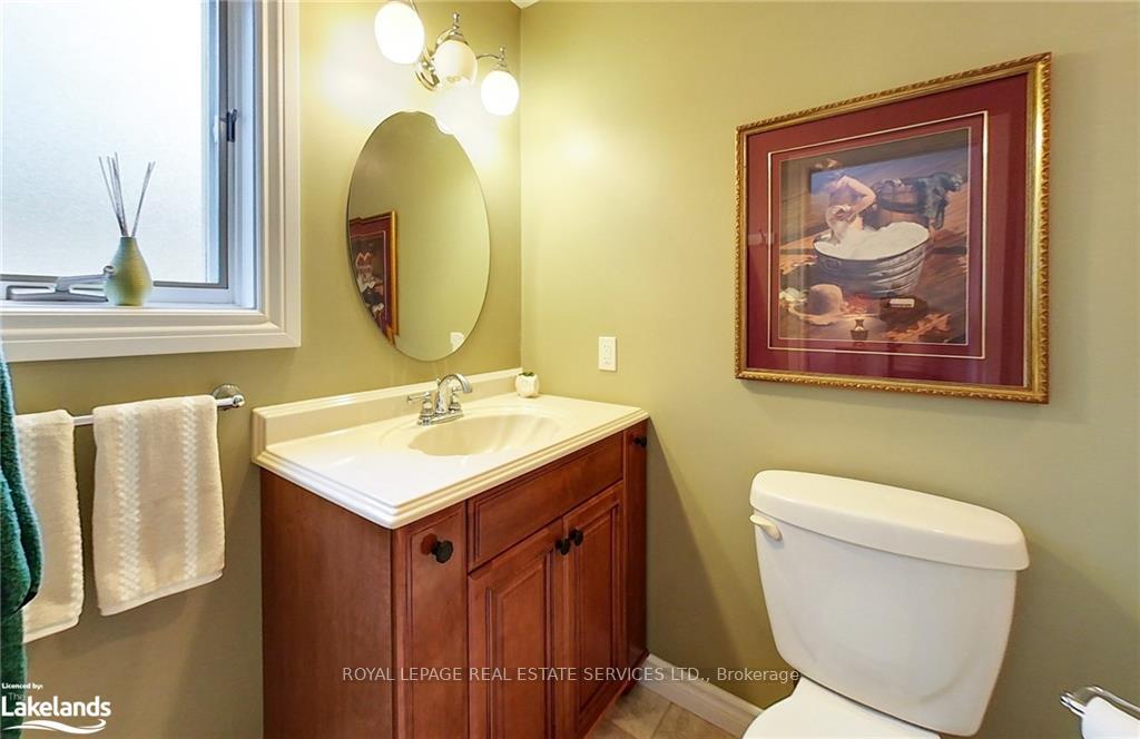 Photo 15 of 112 Bruce Street S, Blue Mountains — HOMEH