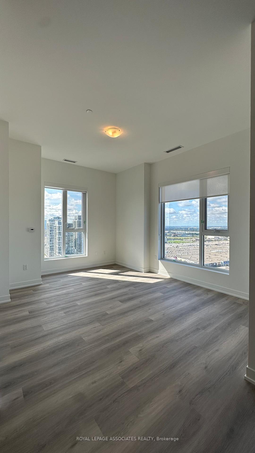 Photo 4 of Unit 2709, 10 Abeja Street, Vaughan, Concord — HOMEH