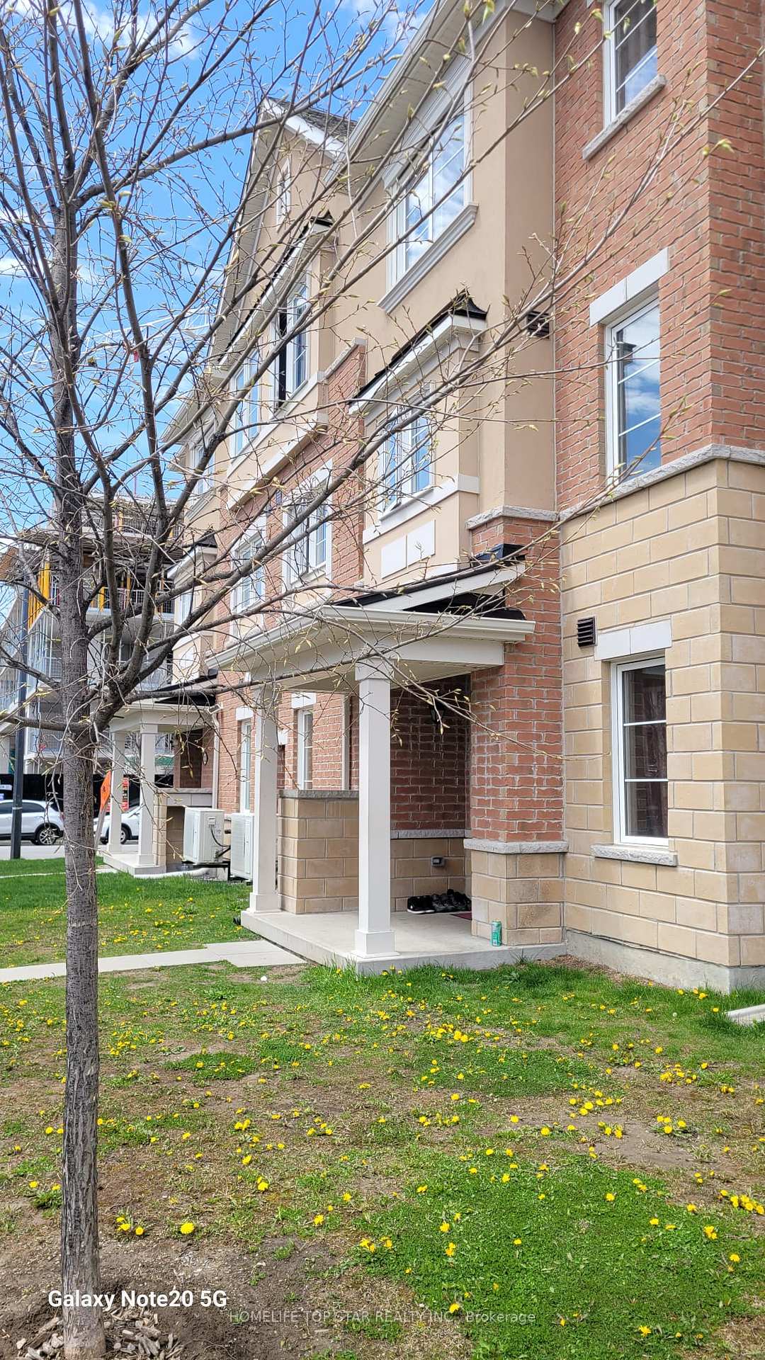 Photo 1 of 34 Deans Drive, Scarborough, Clairlea-Birchmount — HOMEH